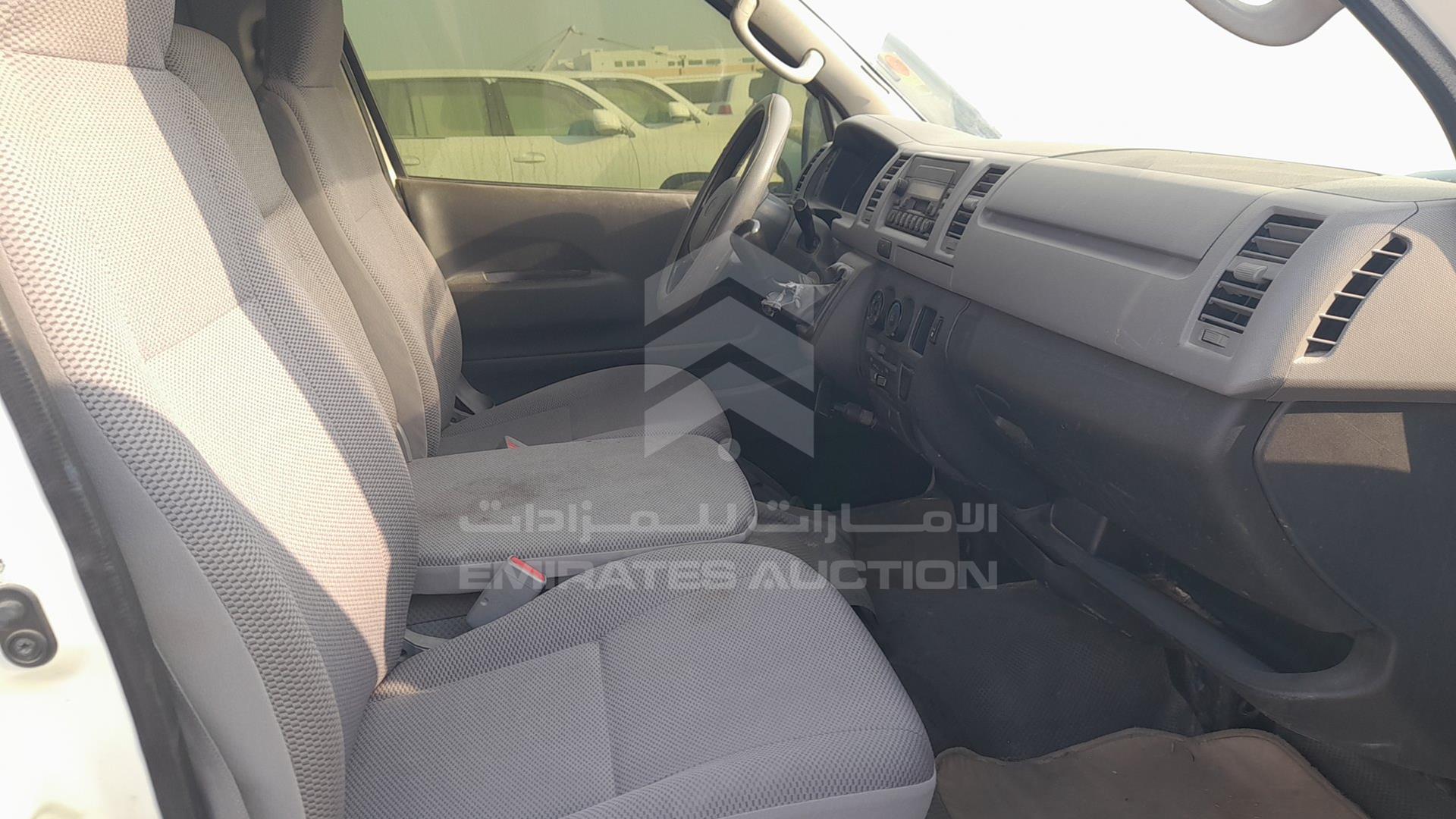 2010 TOYOTA HIACE VIN: JTGJX02P6A5016673