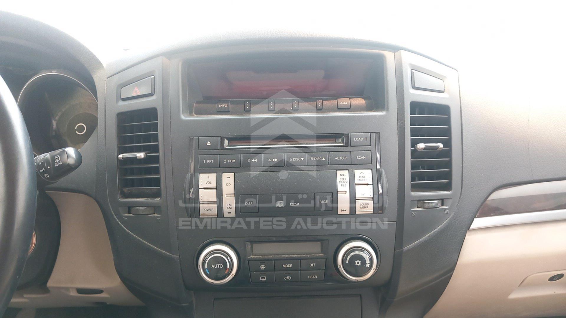 2010 MITSUBISHI PAJERO VIN: JMYLRV95WAJ715031