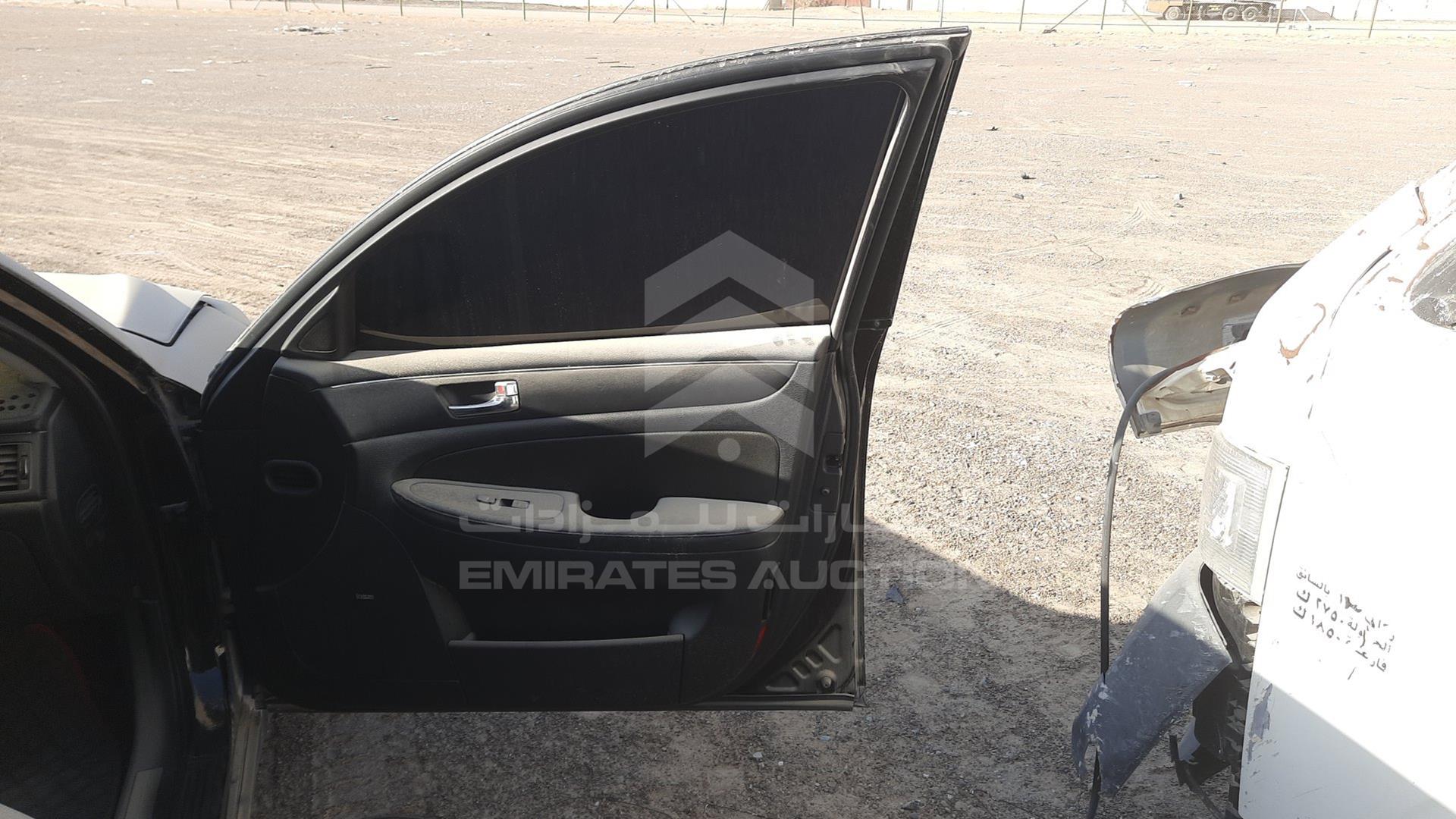 2009 HYUNDAI GENESIS VIN: KMHGC46F49U050460