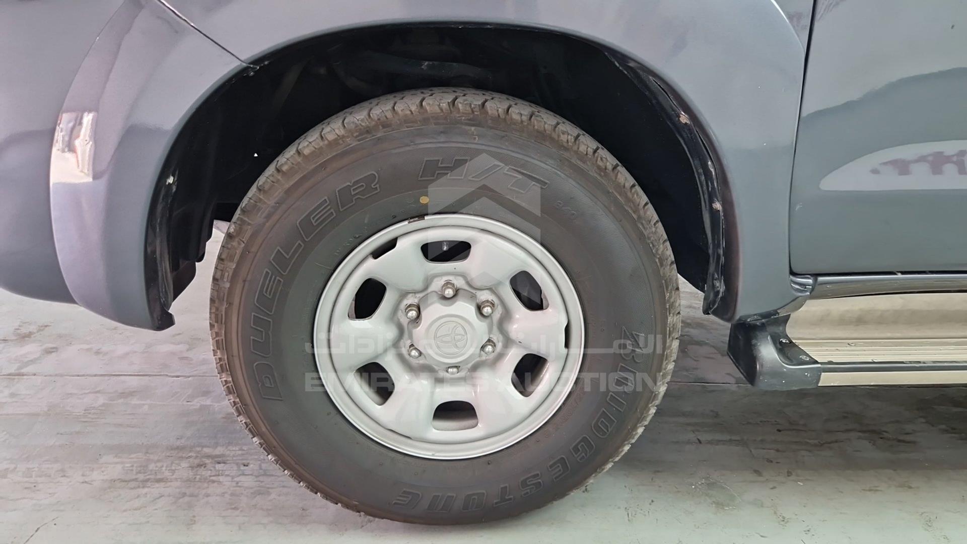 2013 TOYOTA HILUX VIN: MR0FX22G8D1085361