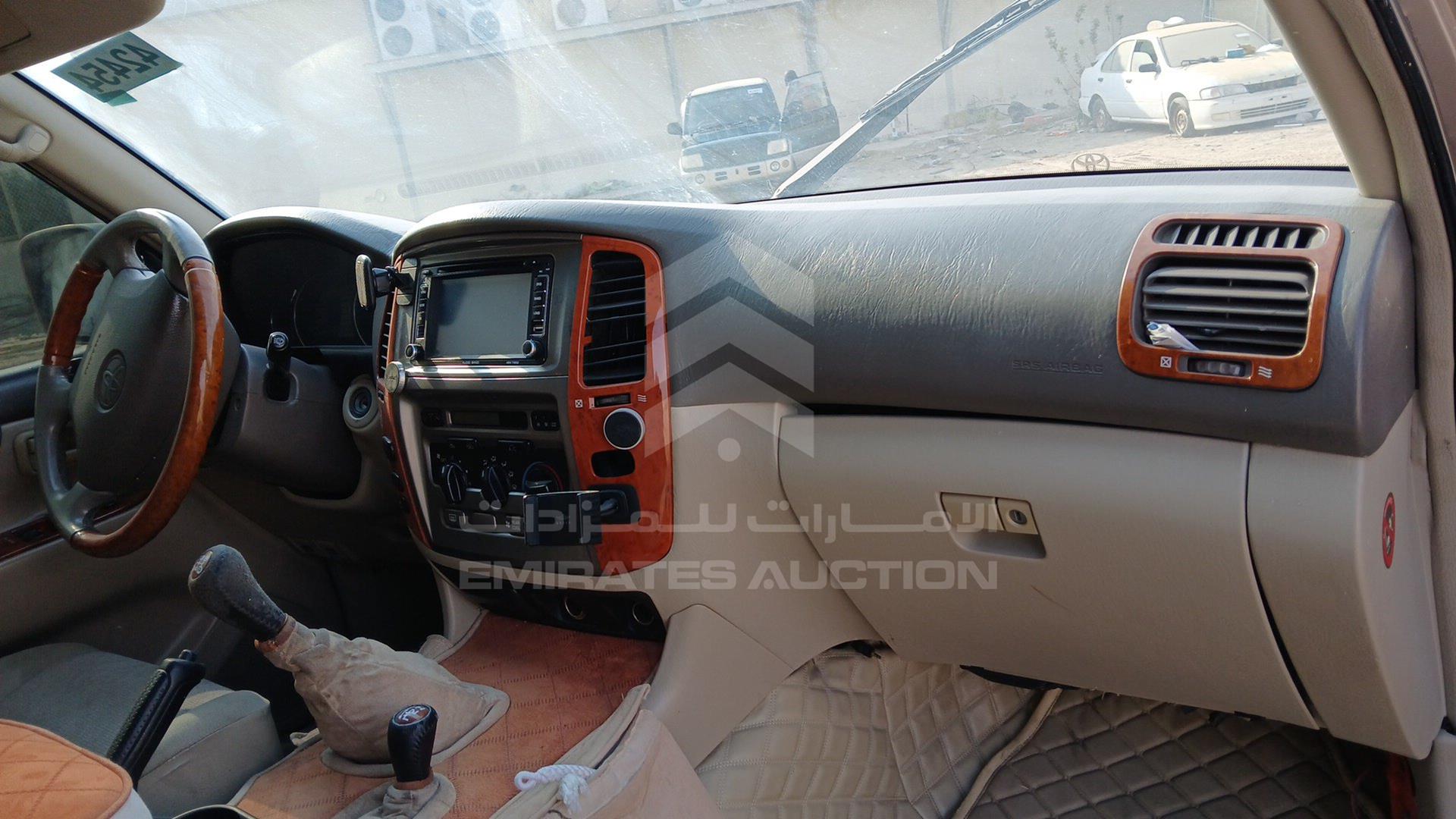 2005 TOYOTA LAND CRUISER VIN: JTEHJ09J455111569