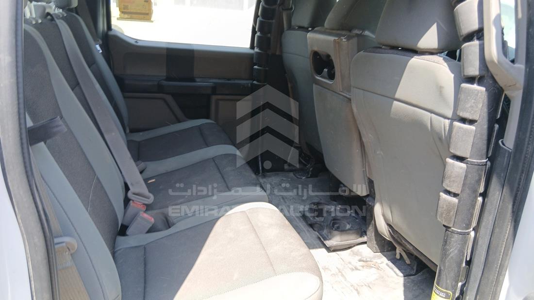 فورد اف 150 2019 — زاوية الراكب الخلفي اليمنى — صورة 23