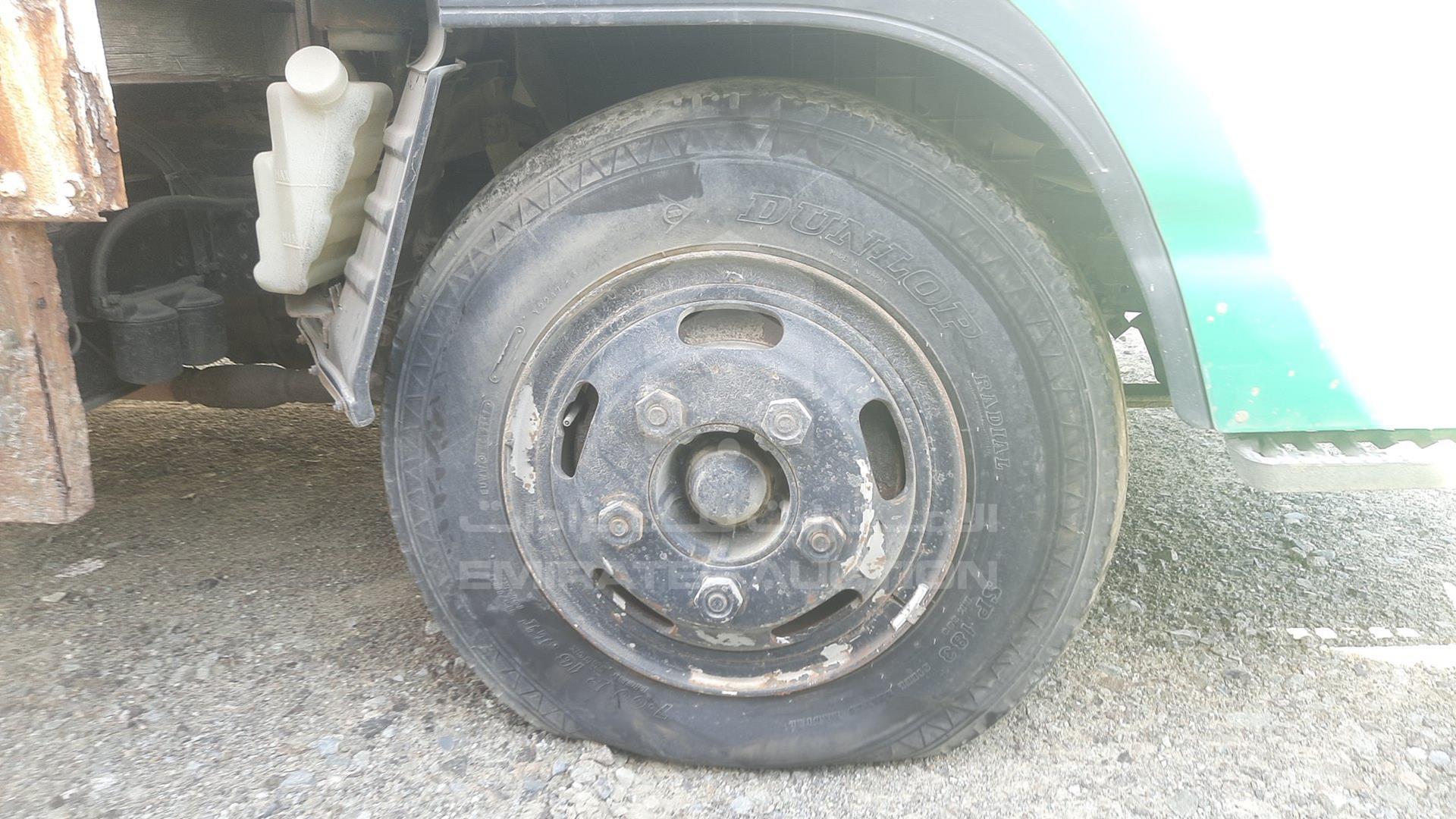 2001 ISUZU NPR VIN: JAAJP34G317P03388