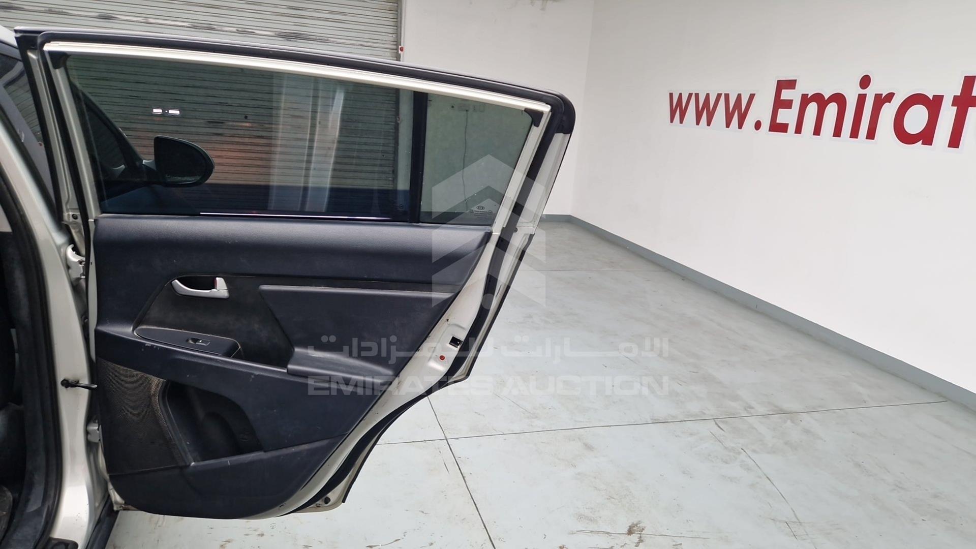 2011 KIA SPORTAGE VIN: KNAPB811XB7065010