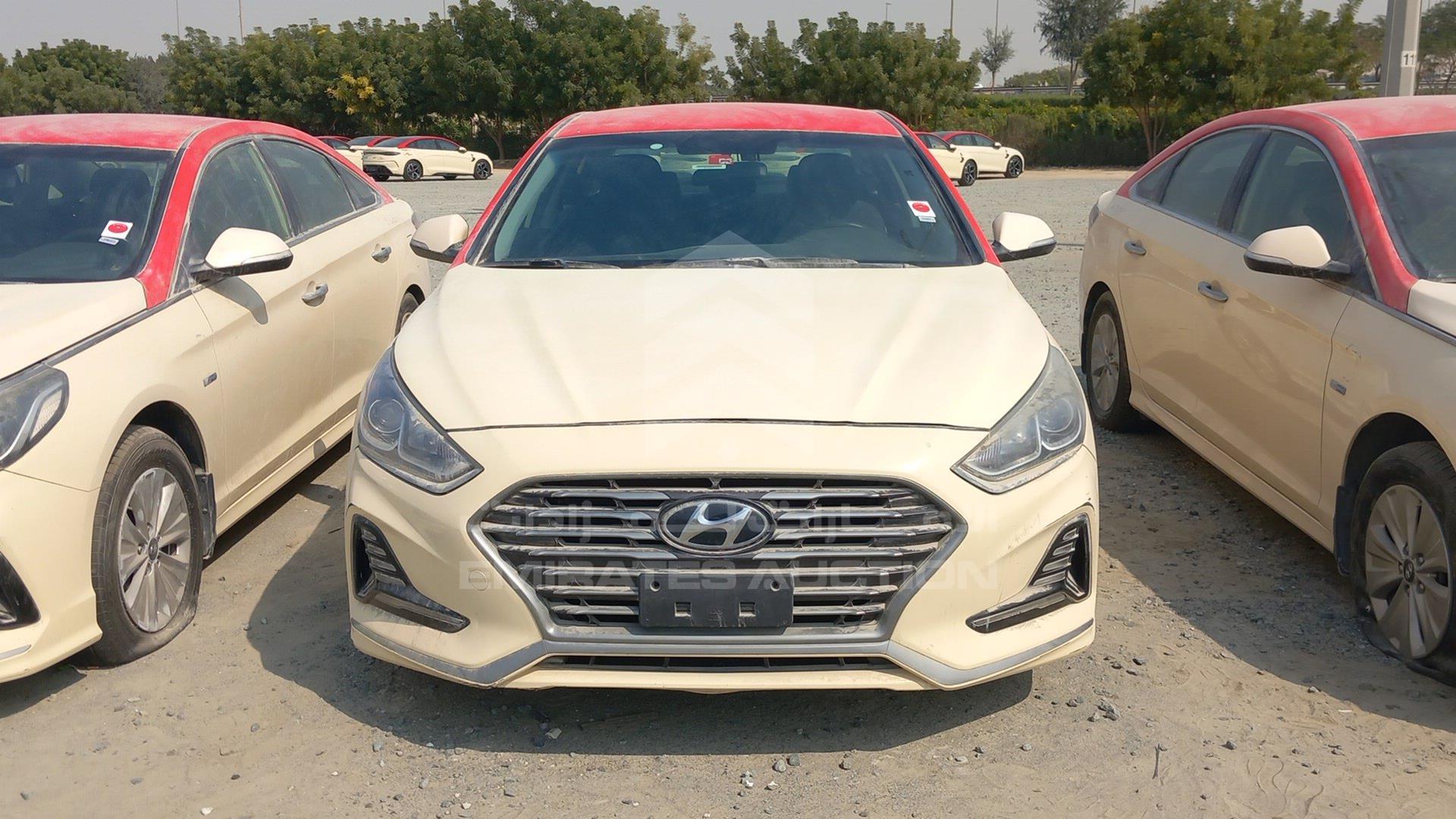 2018 HYUNDAI SONATA VIN: KMHE24133JA082023