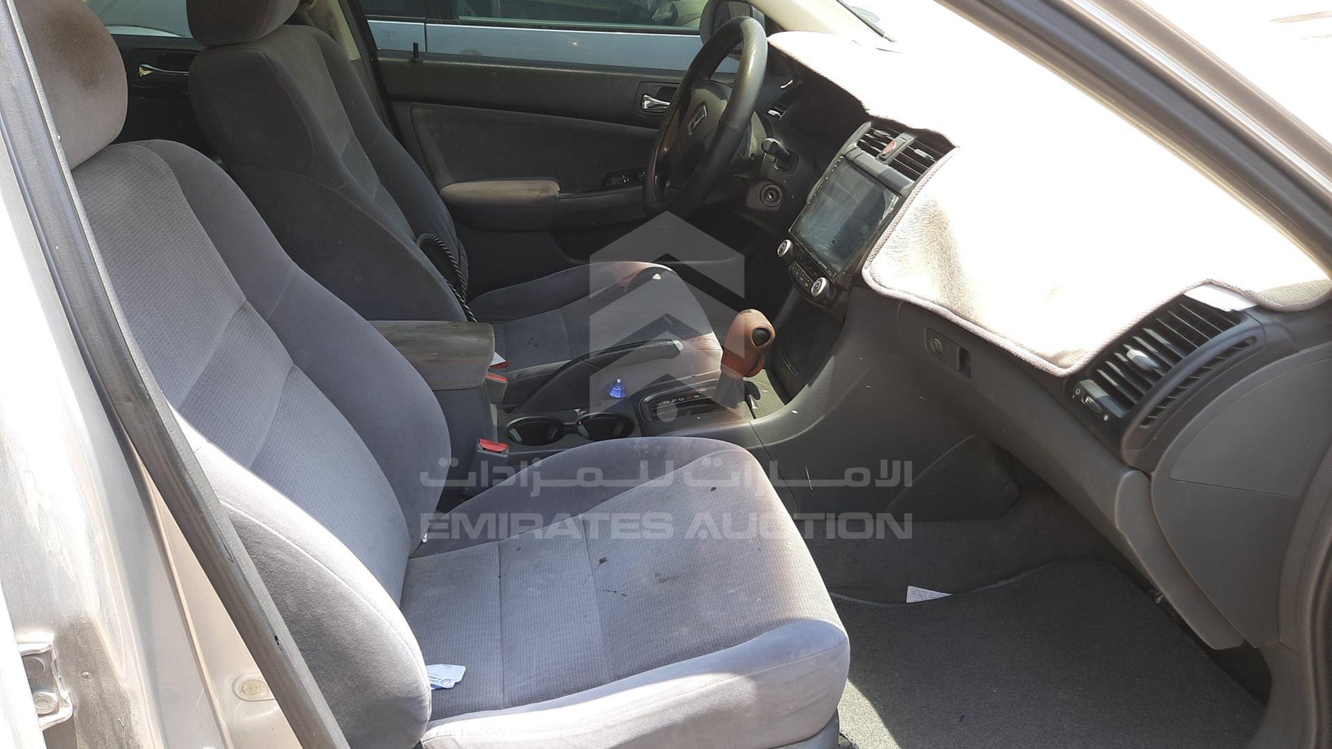 2005 HONDA ACCORD VIN: JHMCM56505C413851