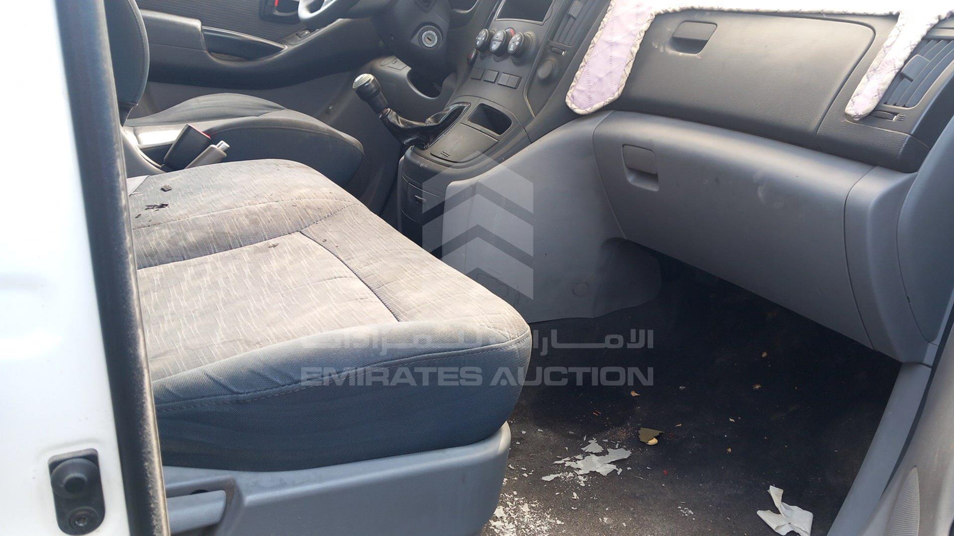 2016 HYUNDAI H1 VIN: KMHWG81R0GU733522