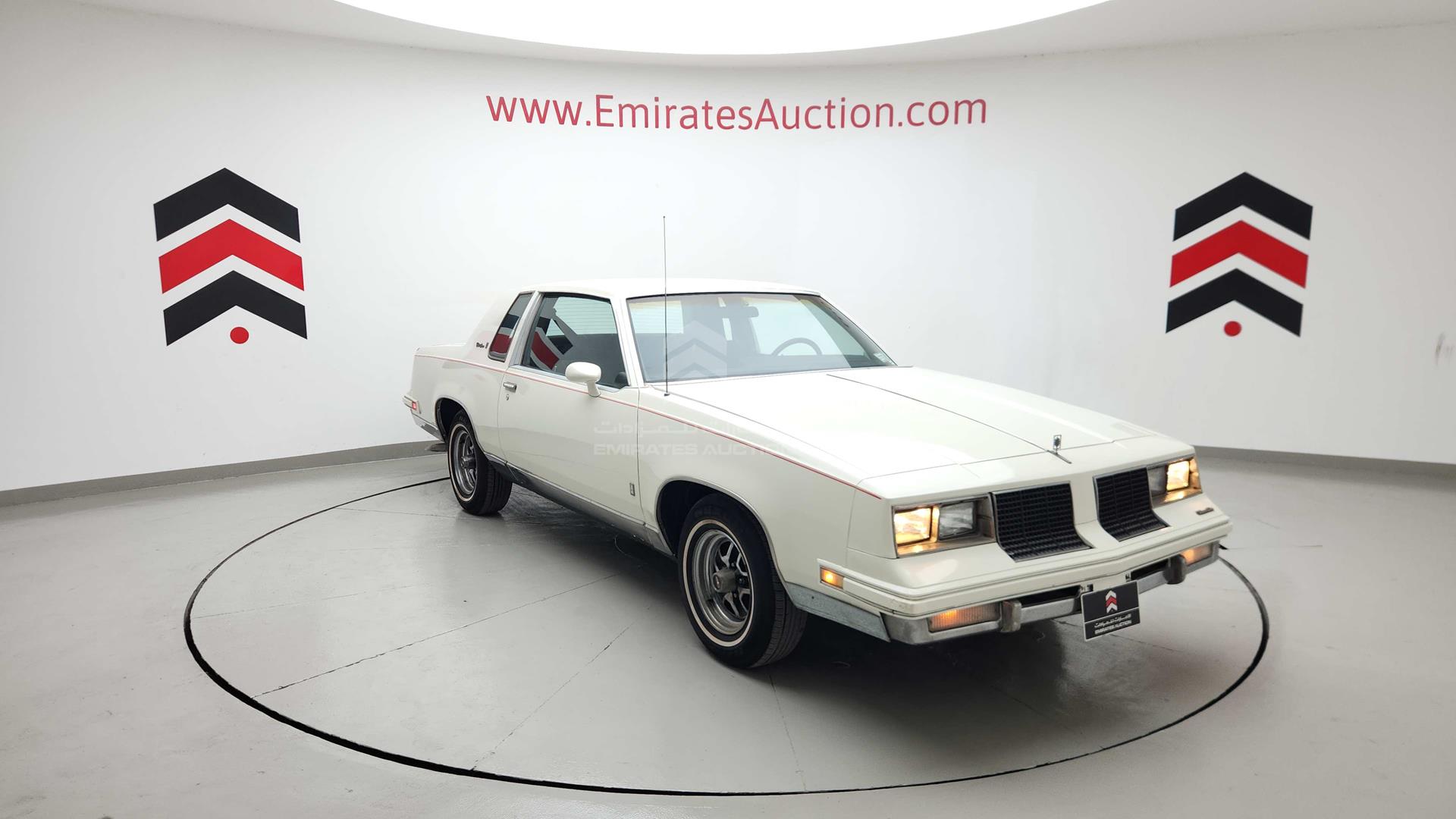 1985 OLDSMOBILE CUTLASS VIN: 2G3GM47Y2F2322720
