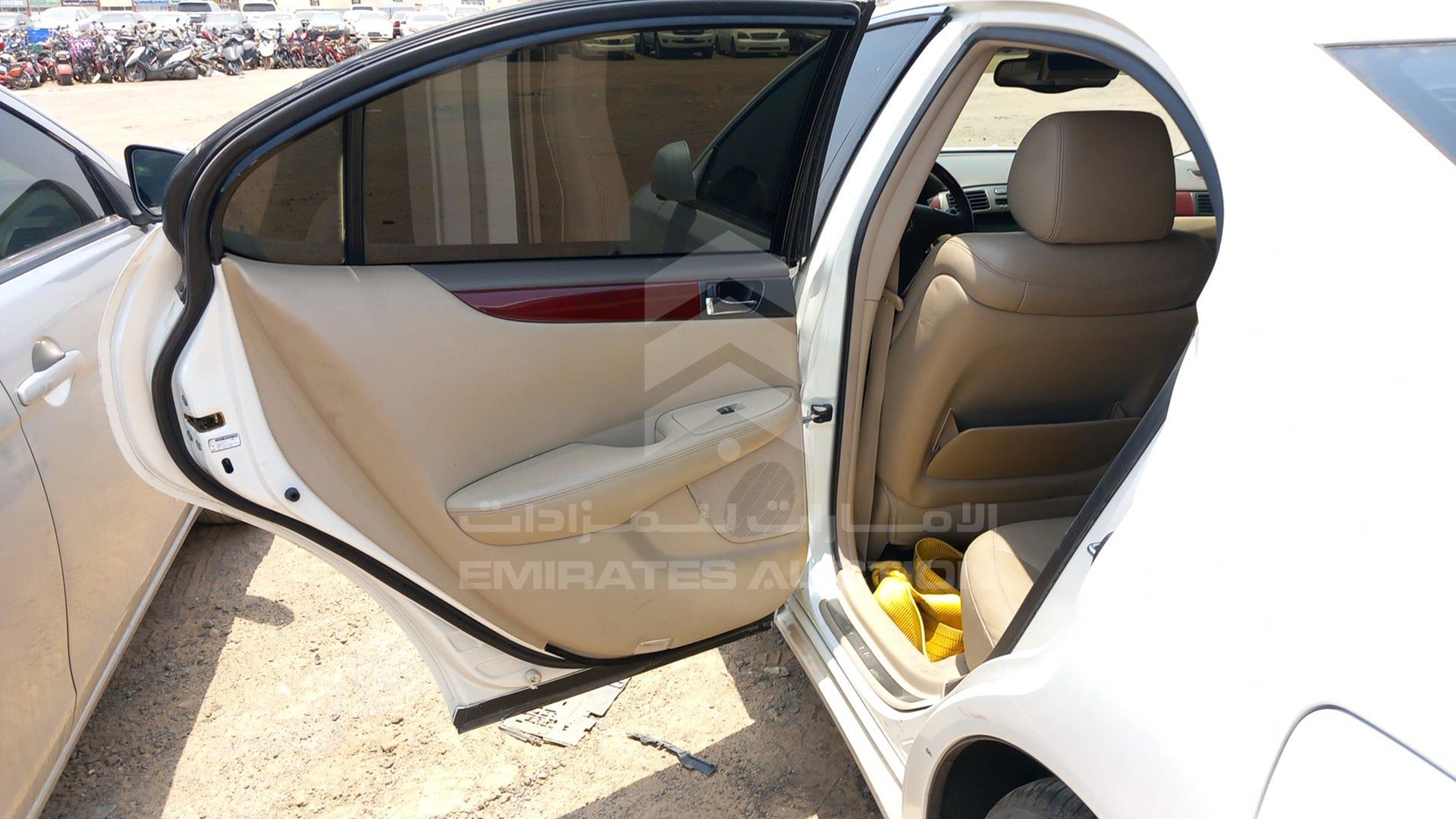2004 LEXUS ES 300 VIN: JTHBA30GX45030408