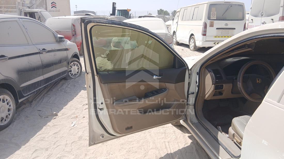هوندا اكورد 2007 — الباب الأمامي الأيسر — صورة 10
