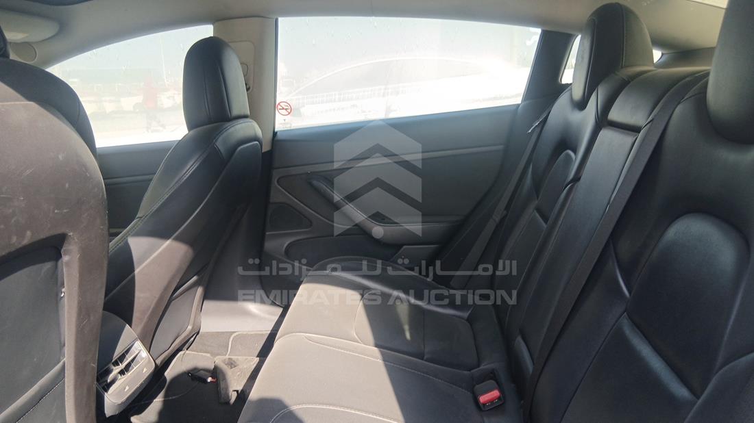 تيسلا موديل 3 2020 — زاوية الراكب الخلفي اليسرى — صورة 20