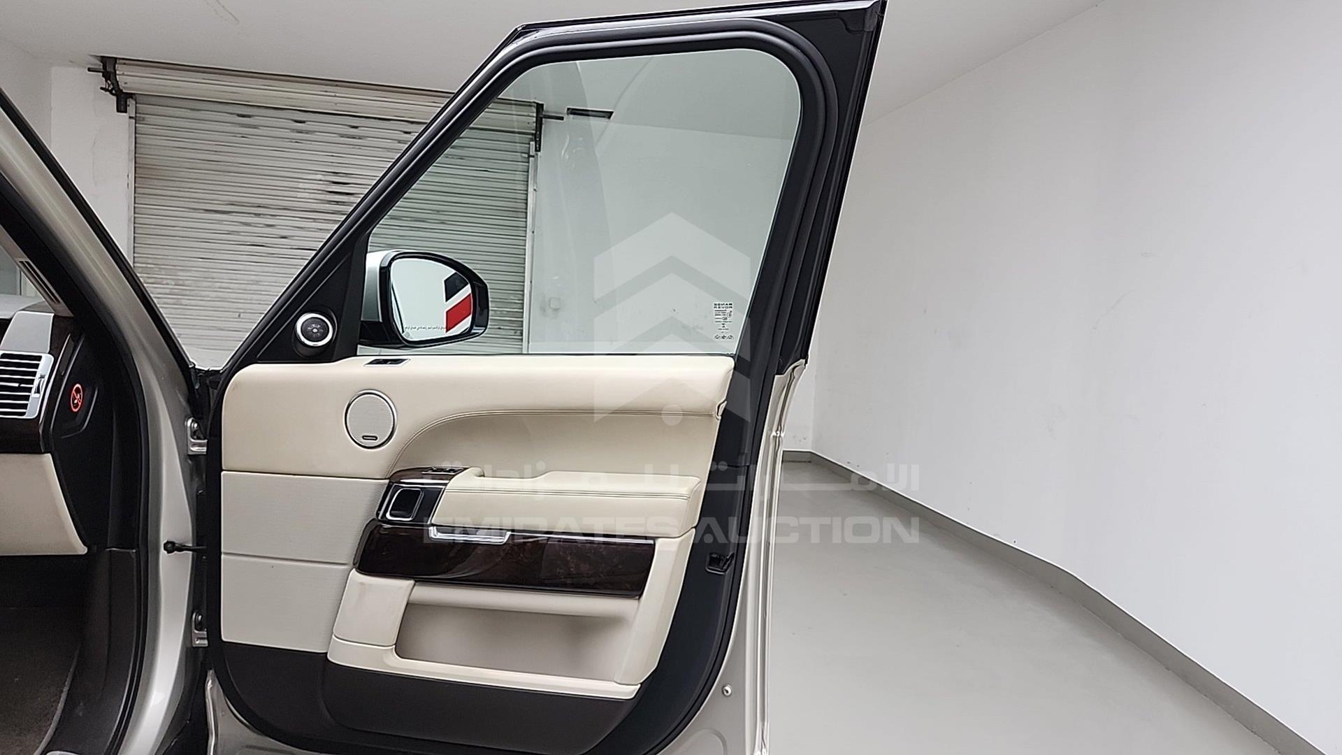 2014 RANGE ROVER VOGUE VIN: SALGA2EF3EA131728