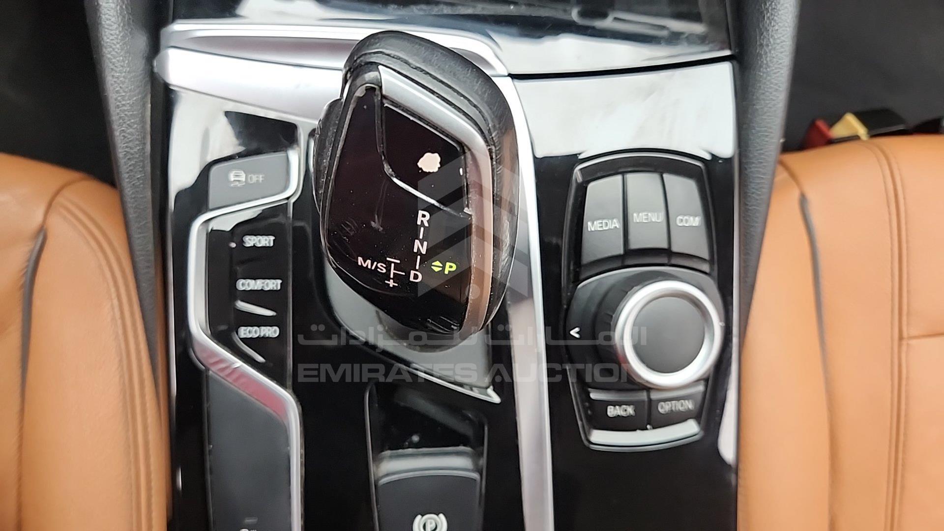 2020 BMW 520 VIN: WBAJT1A07LCE33656