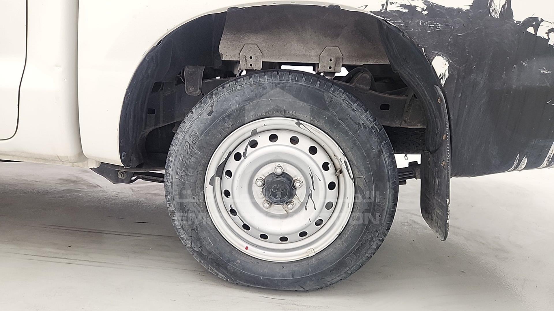 2015 TOYOTA HILUX VIN: MR0EW12G6F3032433