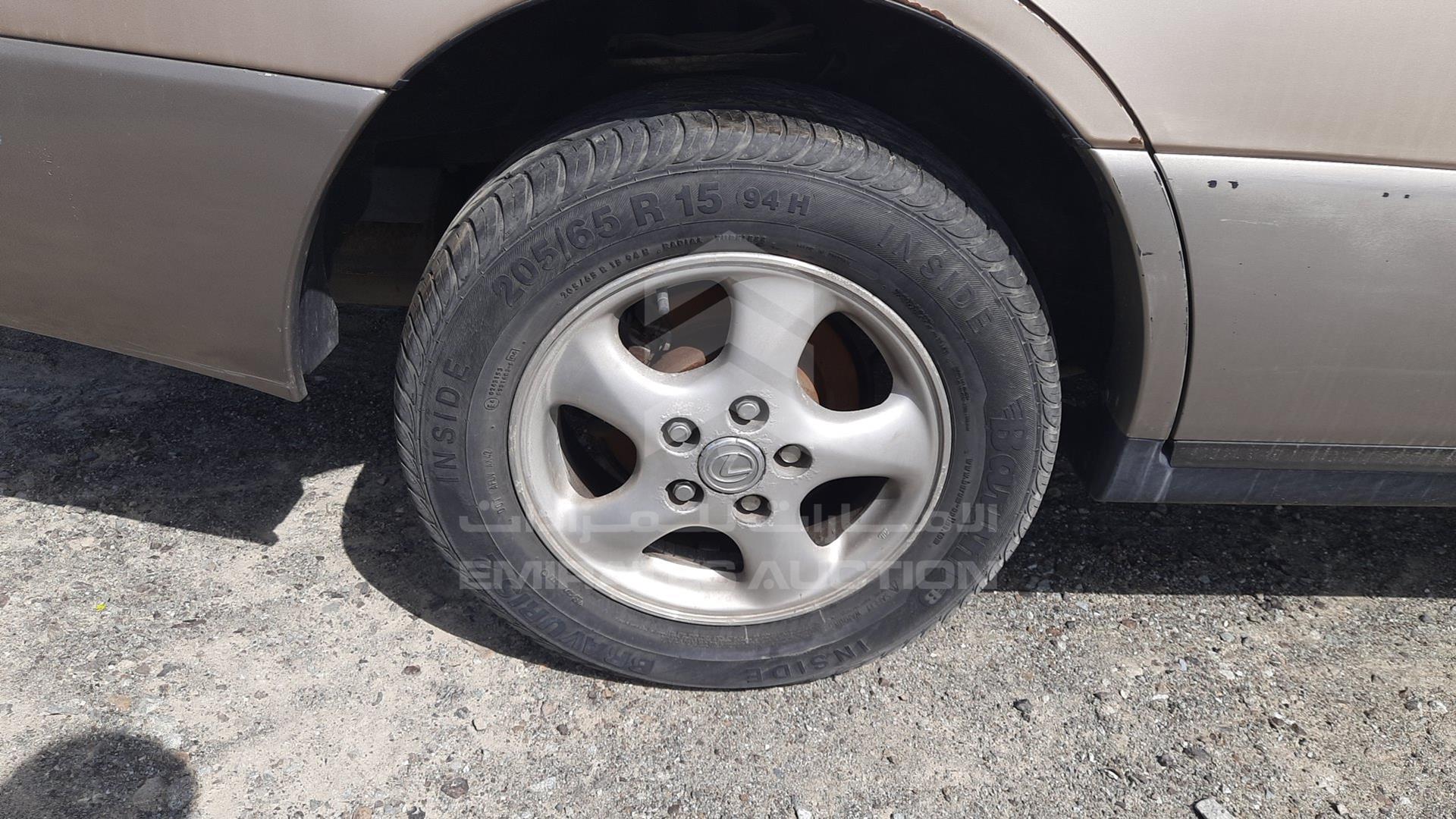 1999 LEXUS ES 300 VIN: JT8BF28G4X0165661