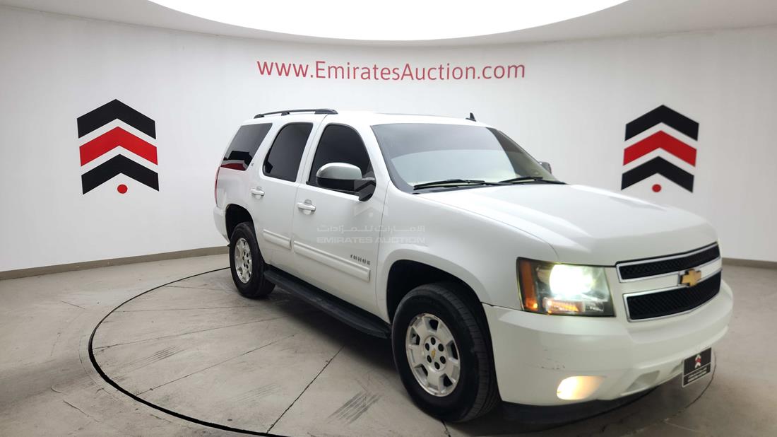 2012 Chevrolet Tahoe — Front Right Angle — Photo 10