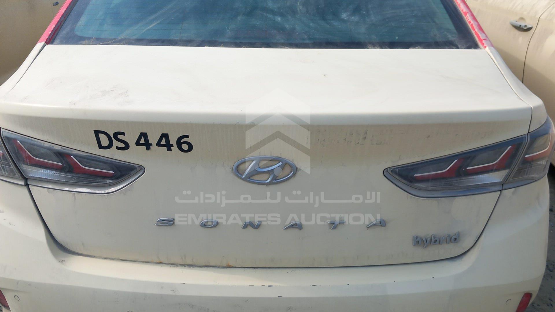 2018 HYUNDAI SONATA VIN: KMHE24137JA082090