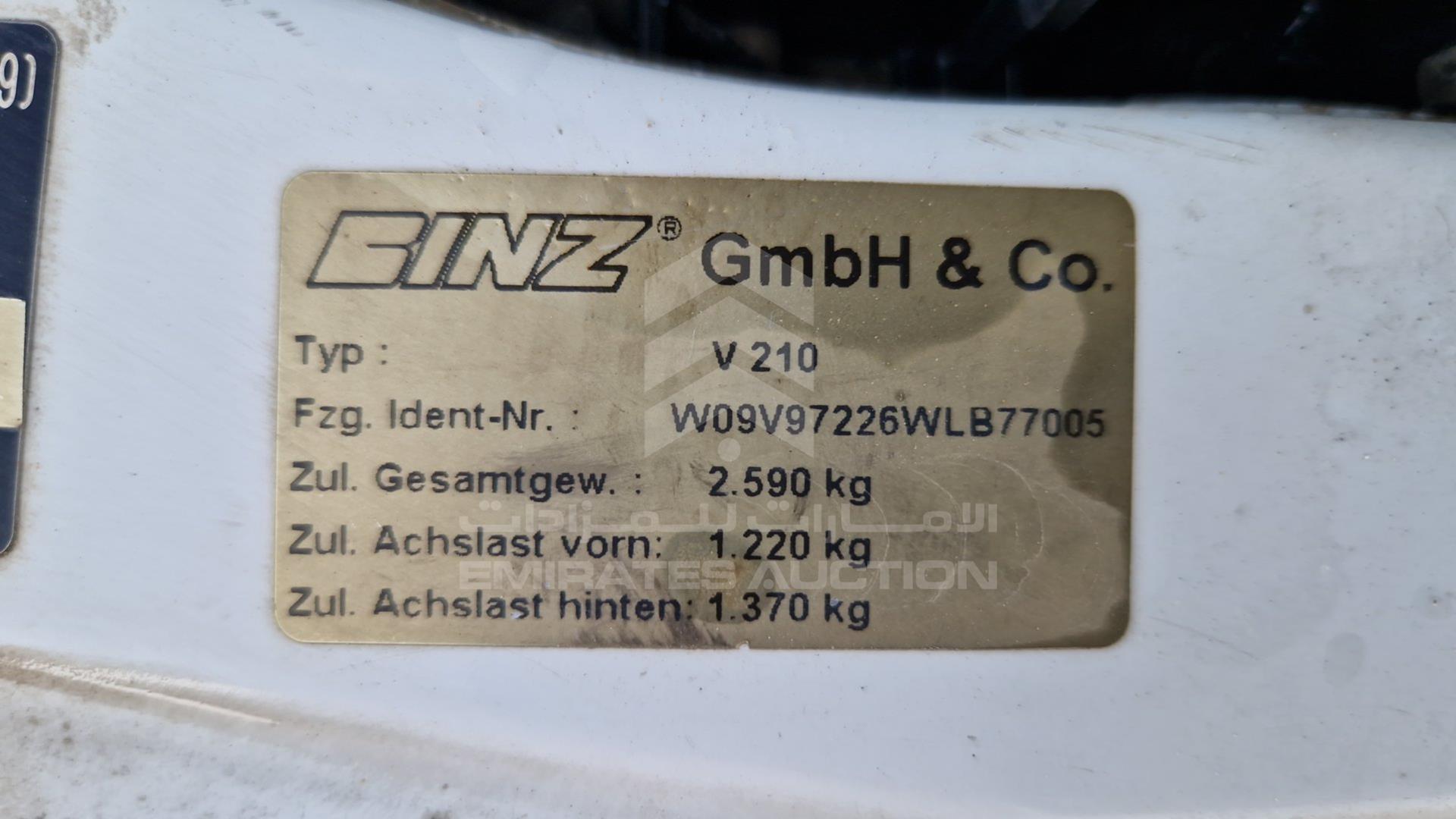 1998 MERCEDES E320 VIN: W09V97226WLB77005