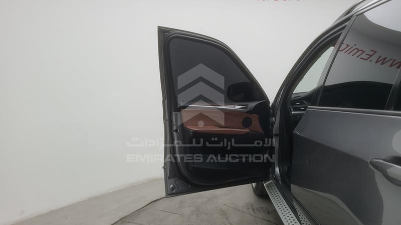 WBAZV4102DL926884 Auction: EmiratesAuction Lot: 409005 WBAZV4102DL926884 BMW X5 2013 GREY Photo 16