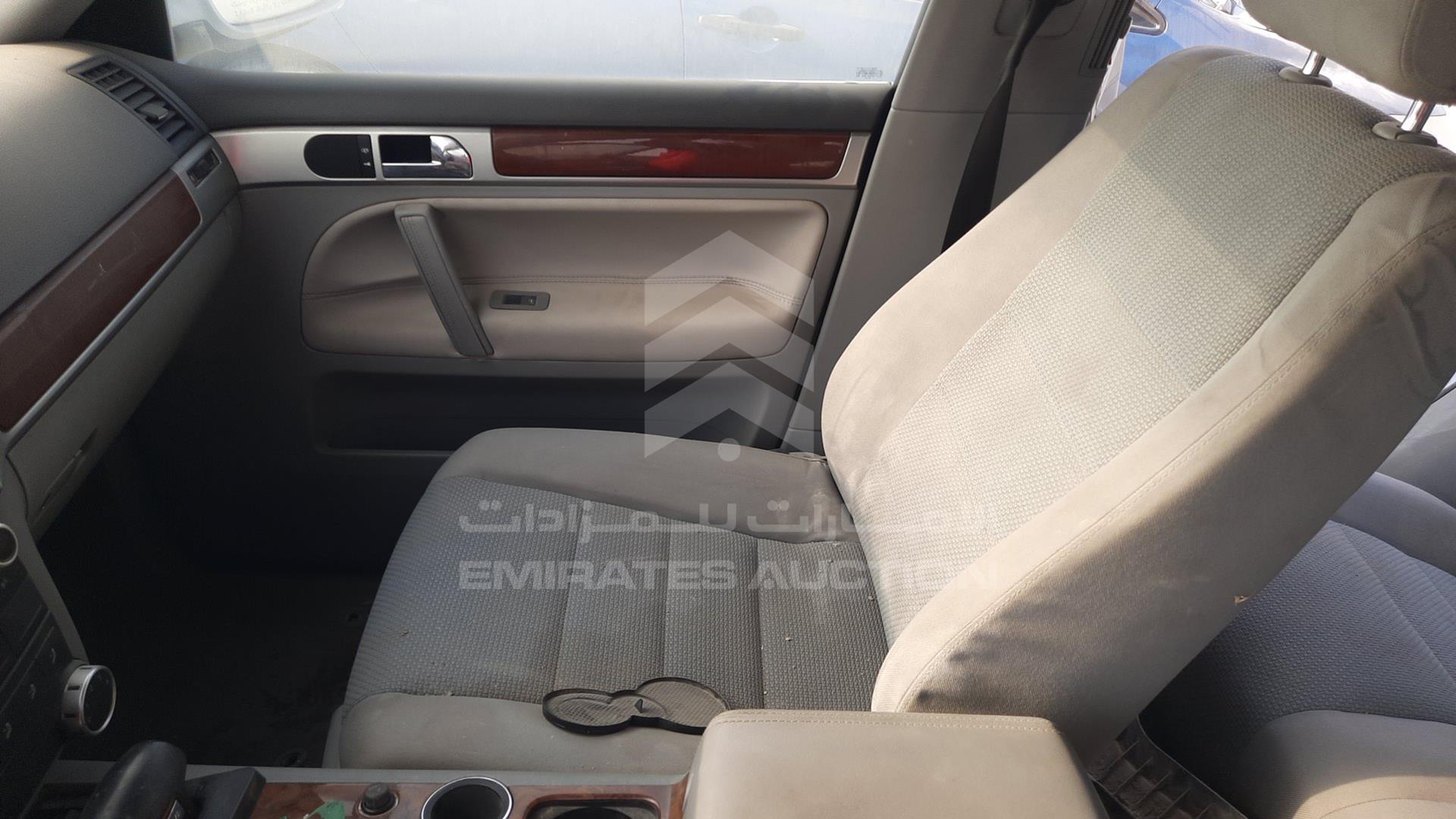 2005 VOLKSWAGEN TOUAREG VIN: WVGHRP7L25D033952
