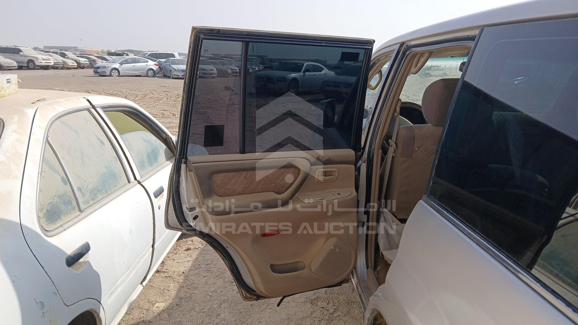 2000 TOYOTA LAND CRUISER VIN: JT3HJ09J5Y0027111