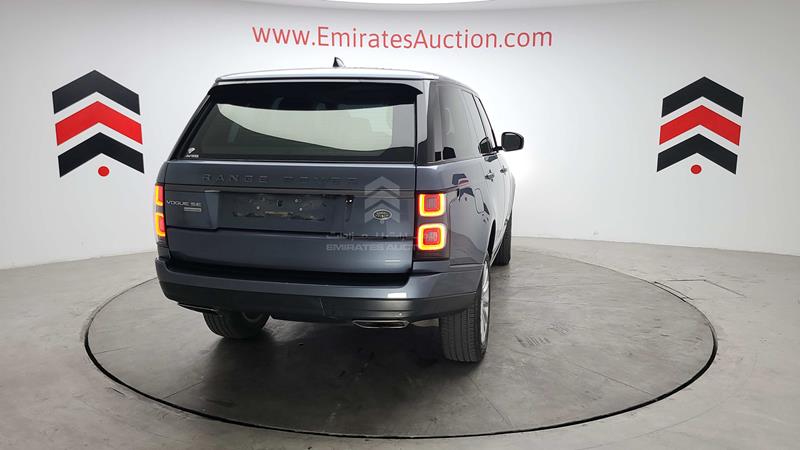 SALGA2BV6JA380966 Auction: EmiratesAuction Lot: 405807 SALGA2BV6JA380966 Range Rover Vogue SE 2018 BLUE Photo 47
