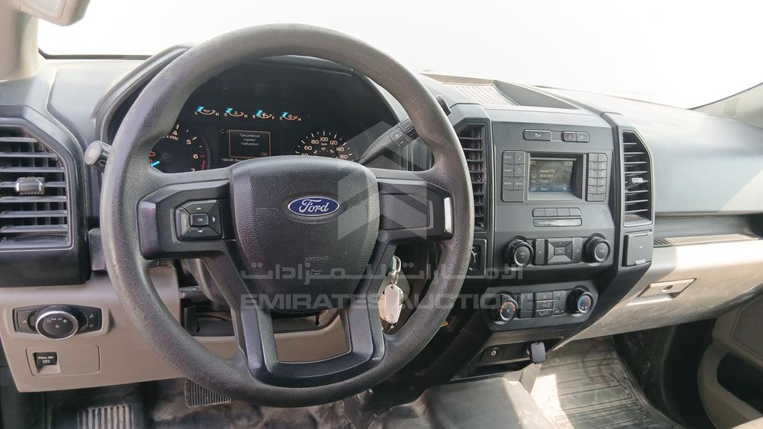 فورد اف 150 2019 — زاوية الواجهة الكاملة — صورة 16