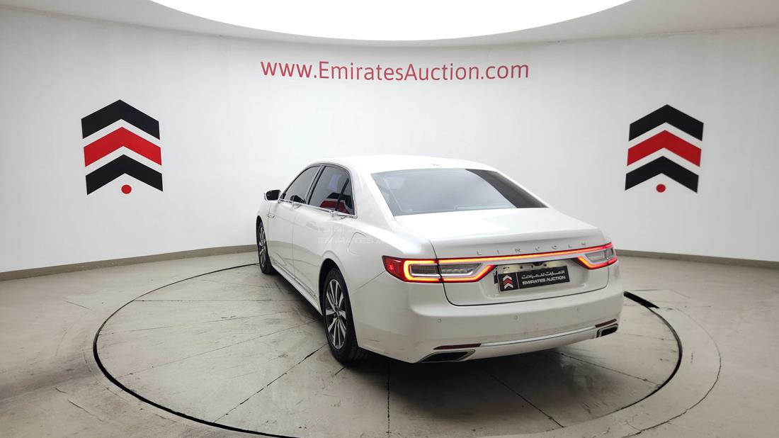 لينكولن Continental 2017 — الزاوية الخلفية اليسرى — صورة 9