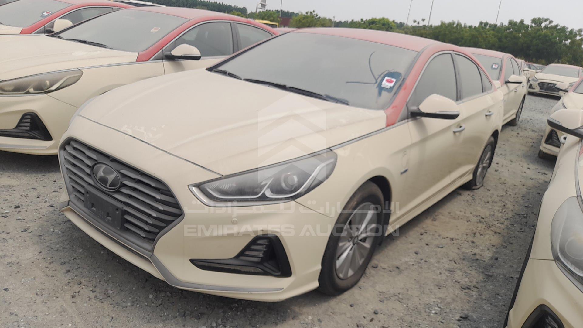 2018 HYUNDAI SONATA VIN: KMHE24132JA082126