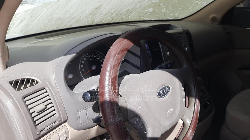 KNAMH817XB6421273 - 2011 KIA CARNIVAL - #520934