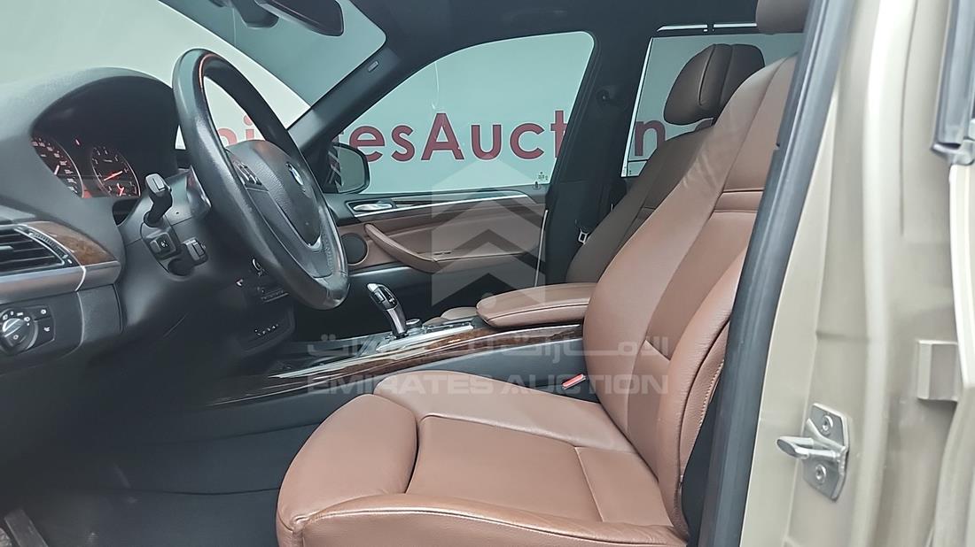 2013 BMW X5 — Front Left Driver Seat View — Photo 13
