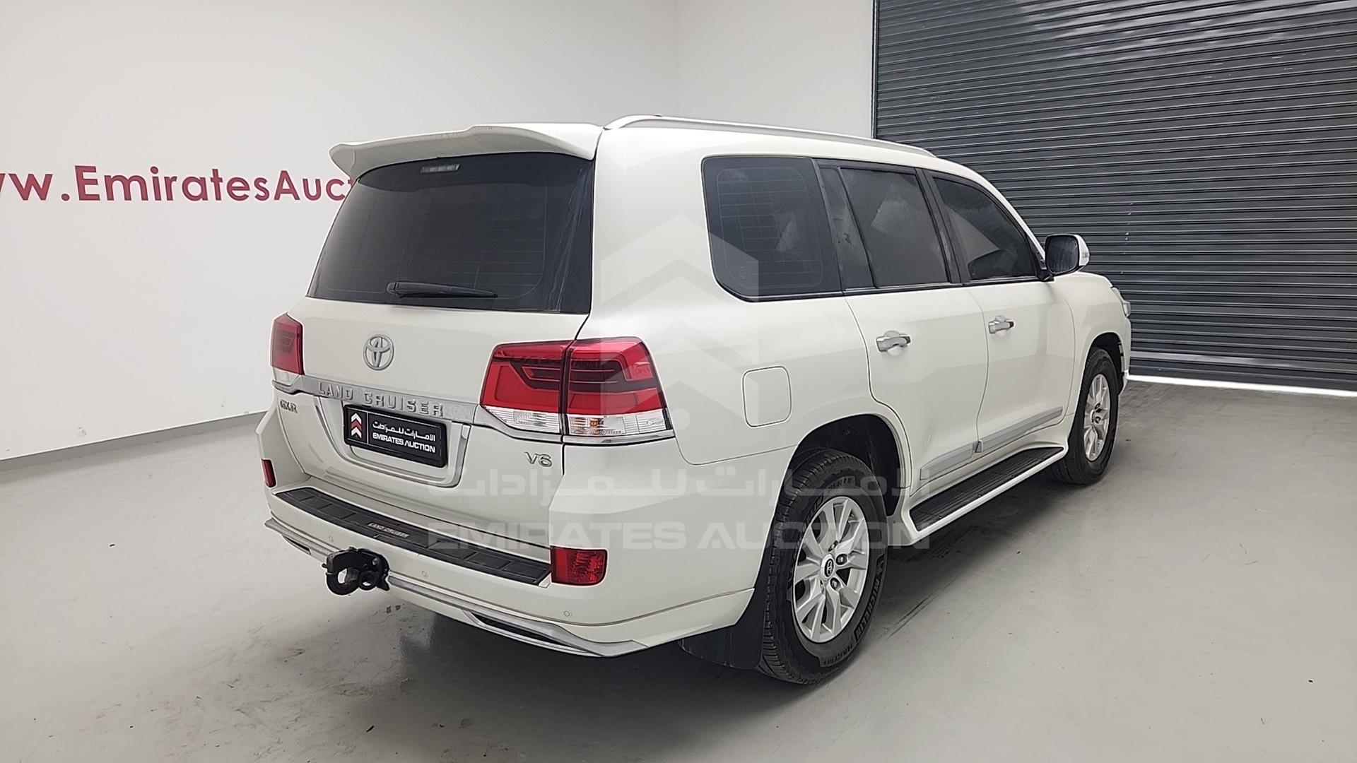 2017 TOYOTA LAND CRUISER GXR V6 VIN: JTMHU01J4H5125418