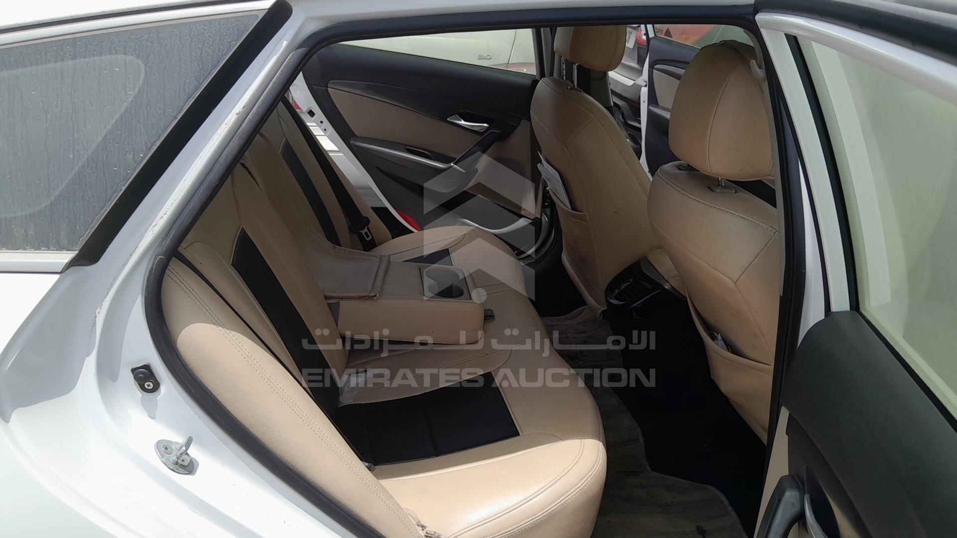 2014 HYUNDAI I40 VIN: KMHLC81C3EU063018