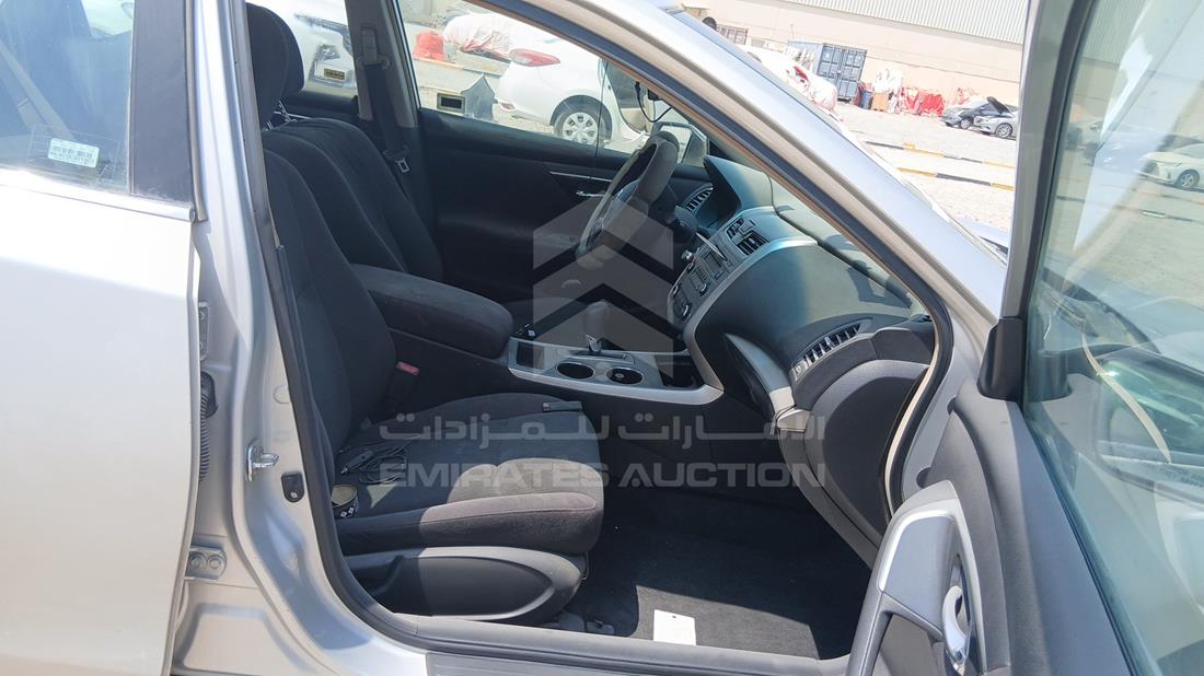 نيسان التيما 2013 — زاوية الراكب الأمامي للمقعد — صورة 22