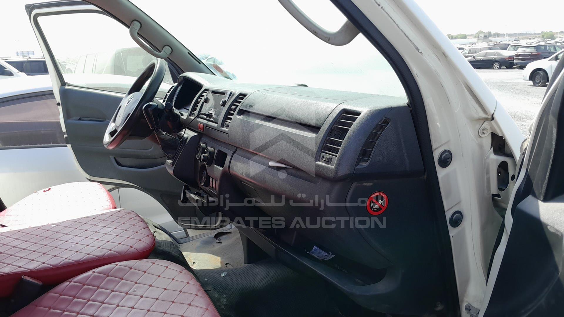 2015 TOYOTA HIACE VIN: JTGJX02P0F5041124