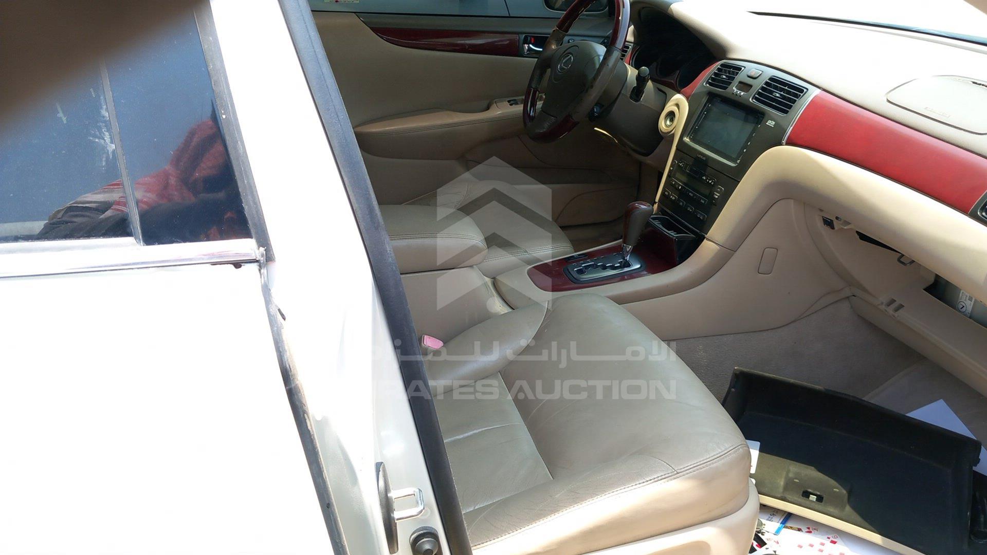 2004 LEXUS ES 300 VIN: JTHBA30GX45030408