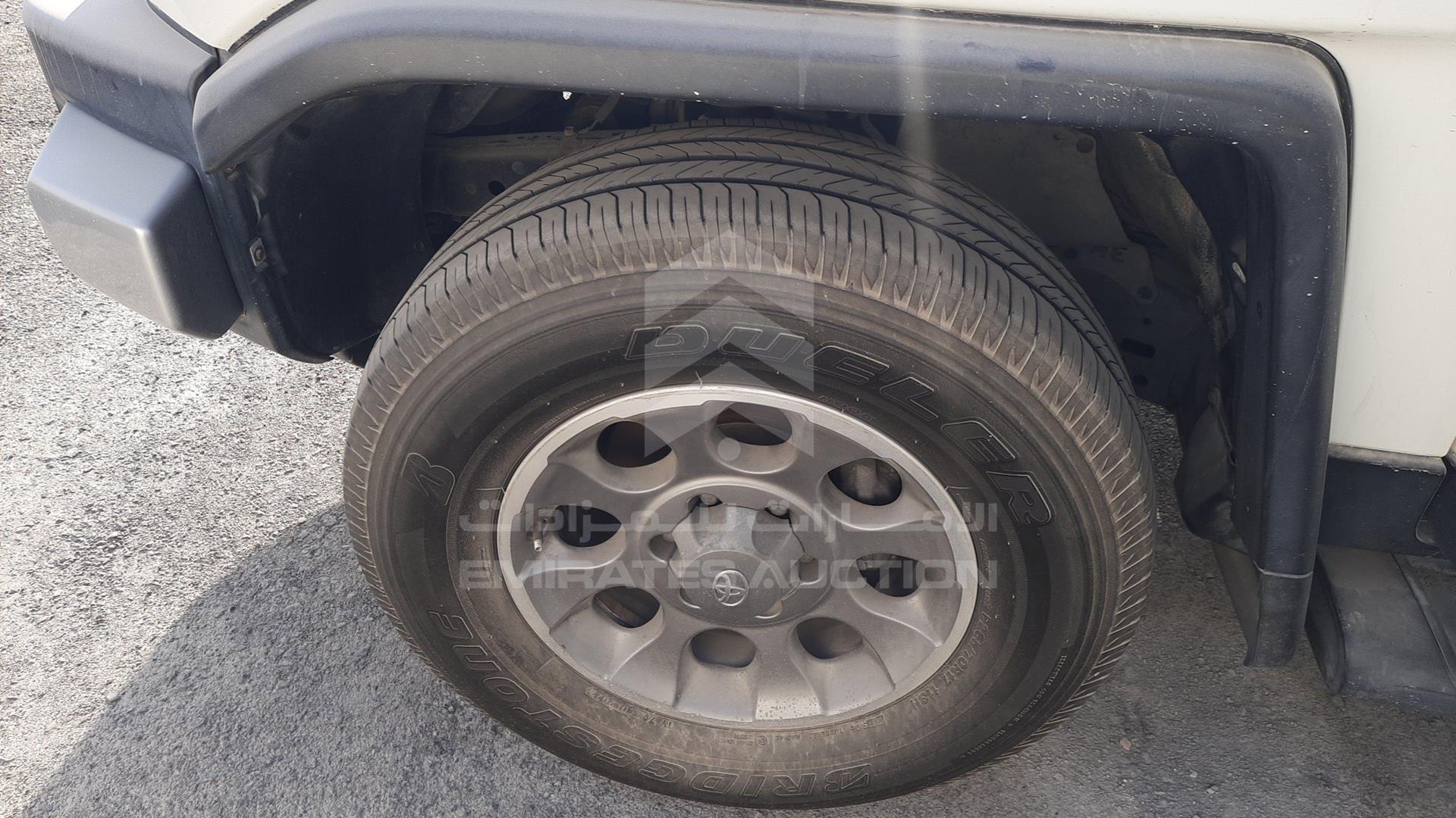 2013 TOYOTA FJ CRUISER VIN: JTEBU11F3DK171627