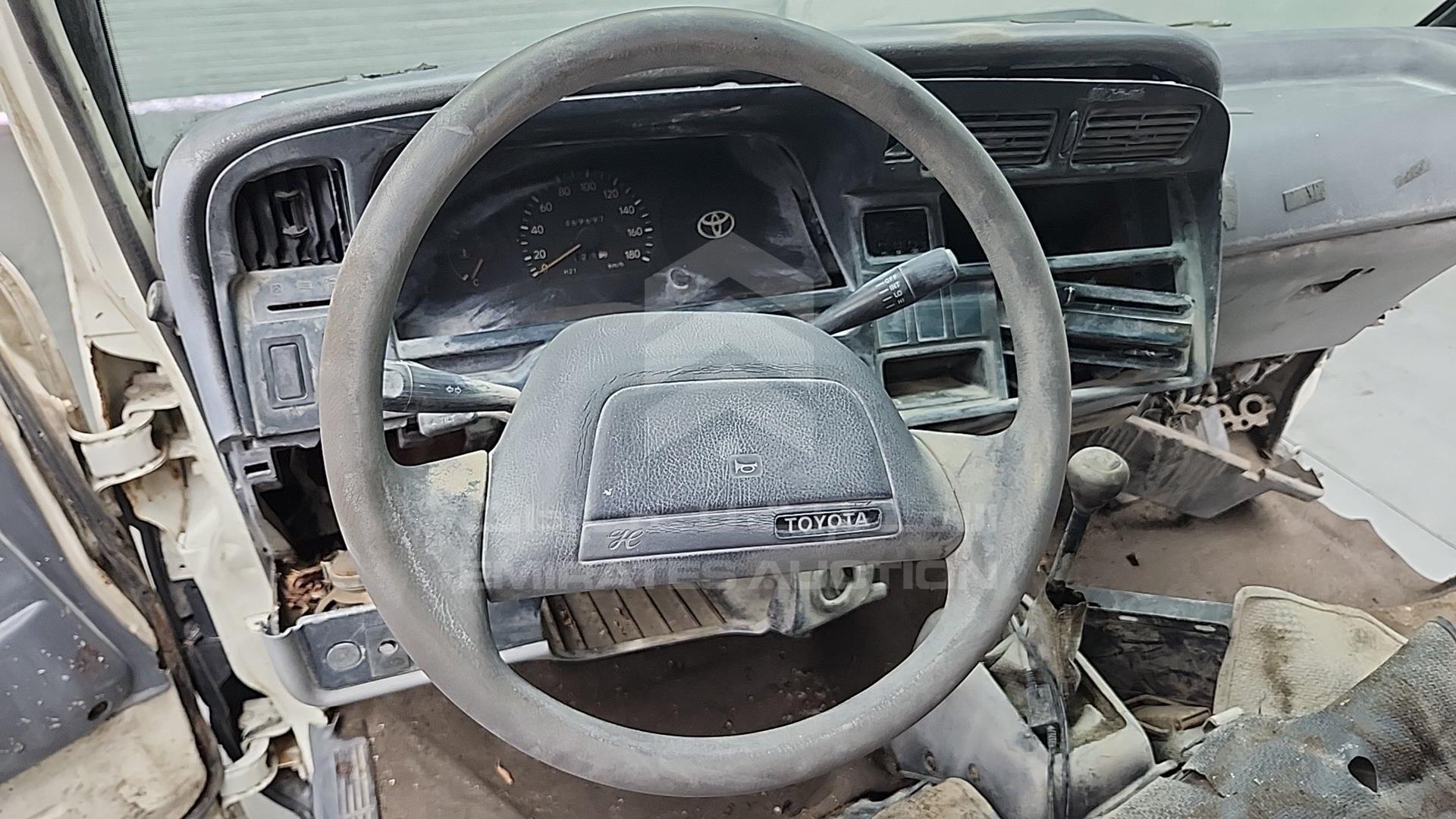 1996 TOYOTA HIACE VIN: RZH1150002818
