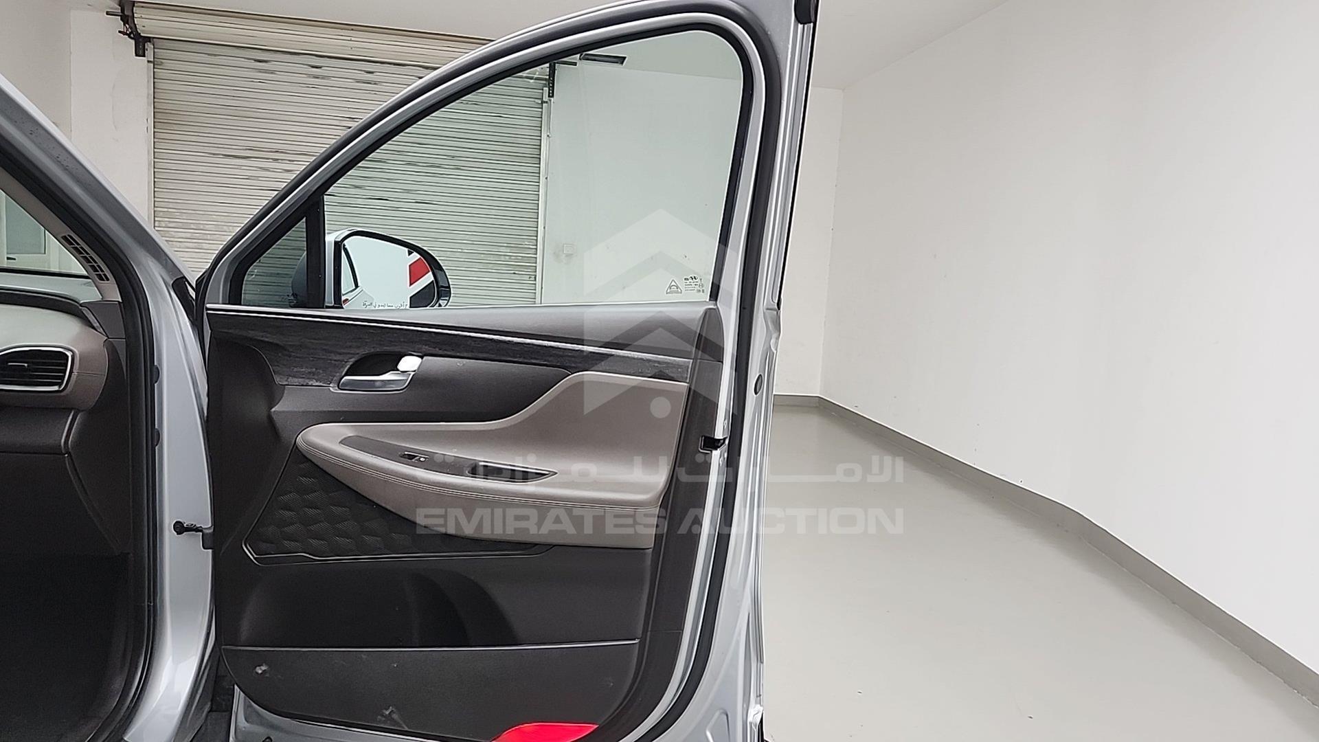 2019 HYUNDAI SANTA FE VIN: KMHS281D3KU077908