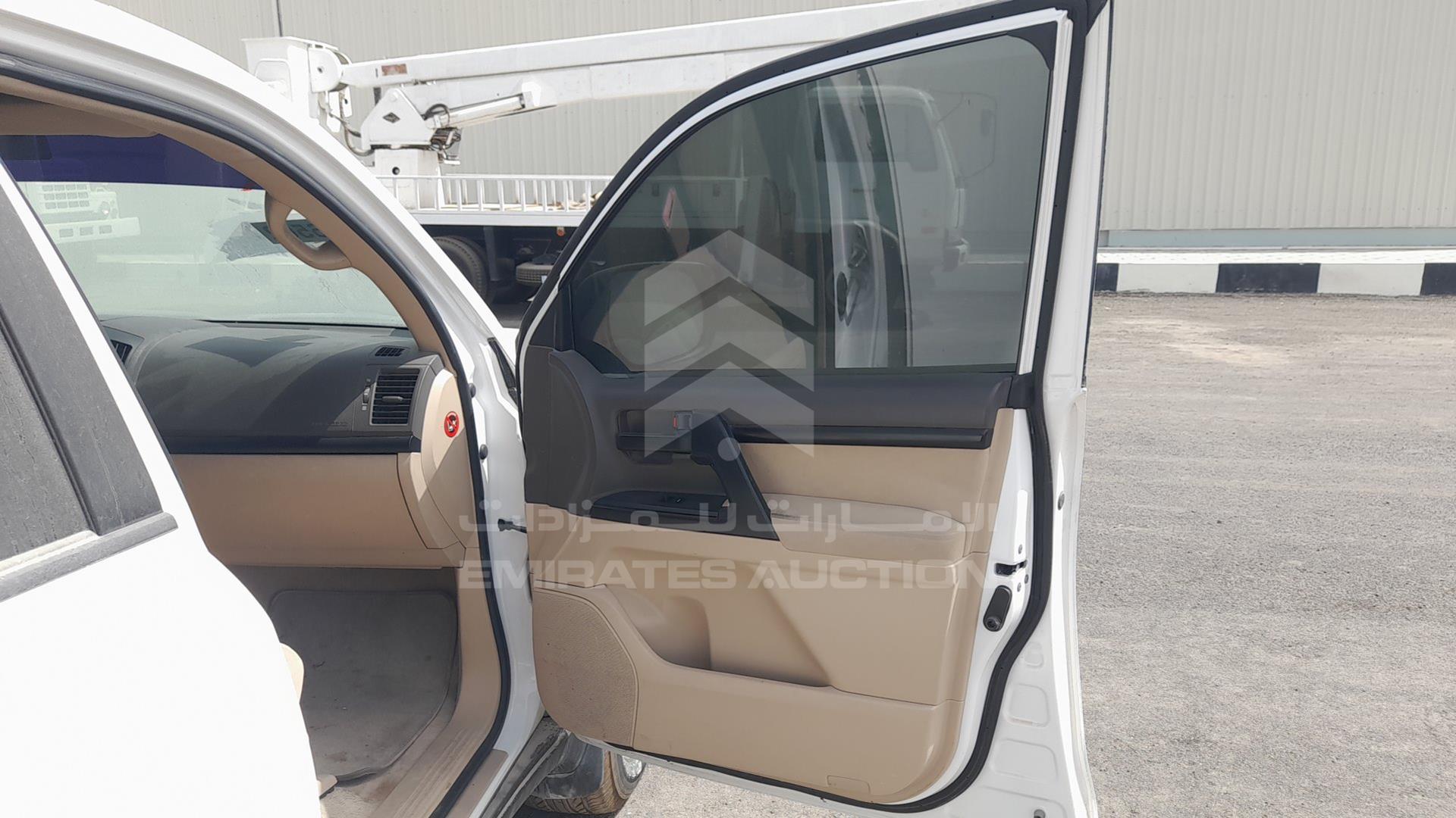 2013 TOYOTA LAND CRUISER VIN: JTMDU09J9D5074334