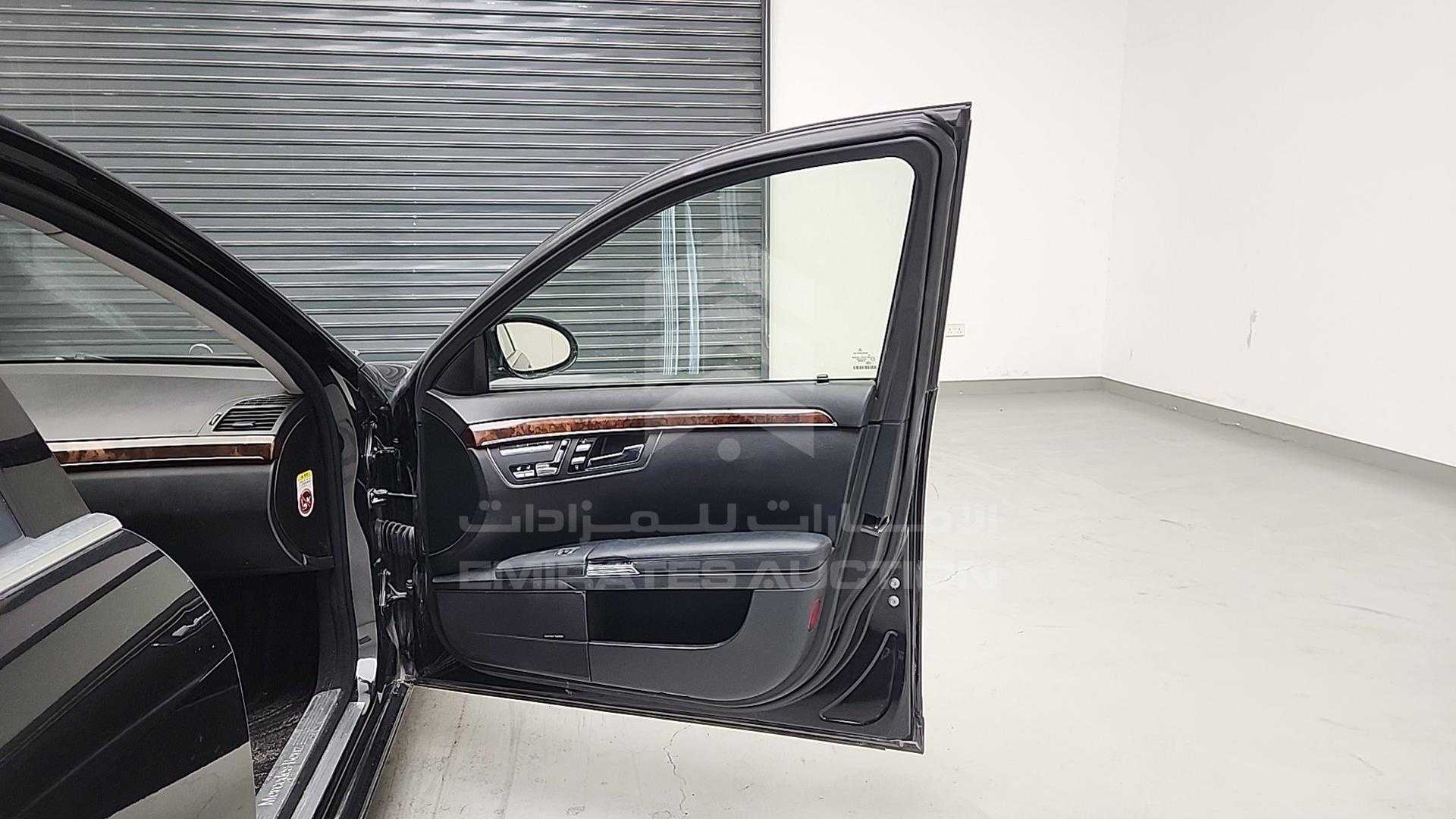 2008 MERCEDES S 550 VIN: WDD2210861A162073