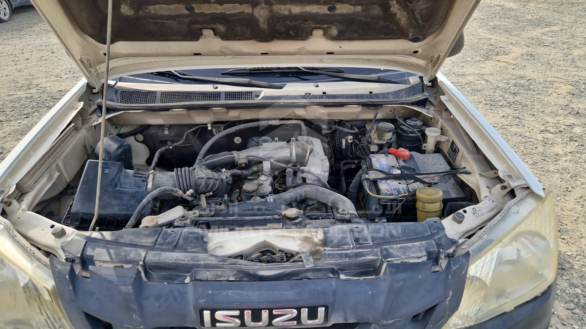 2015 ISUZU D-MAX VIN: MPAEL34C1FT003913