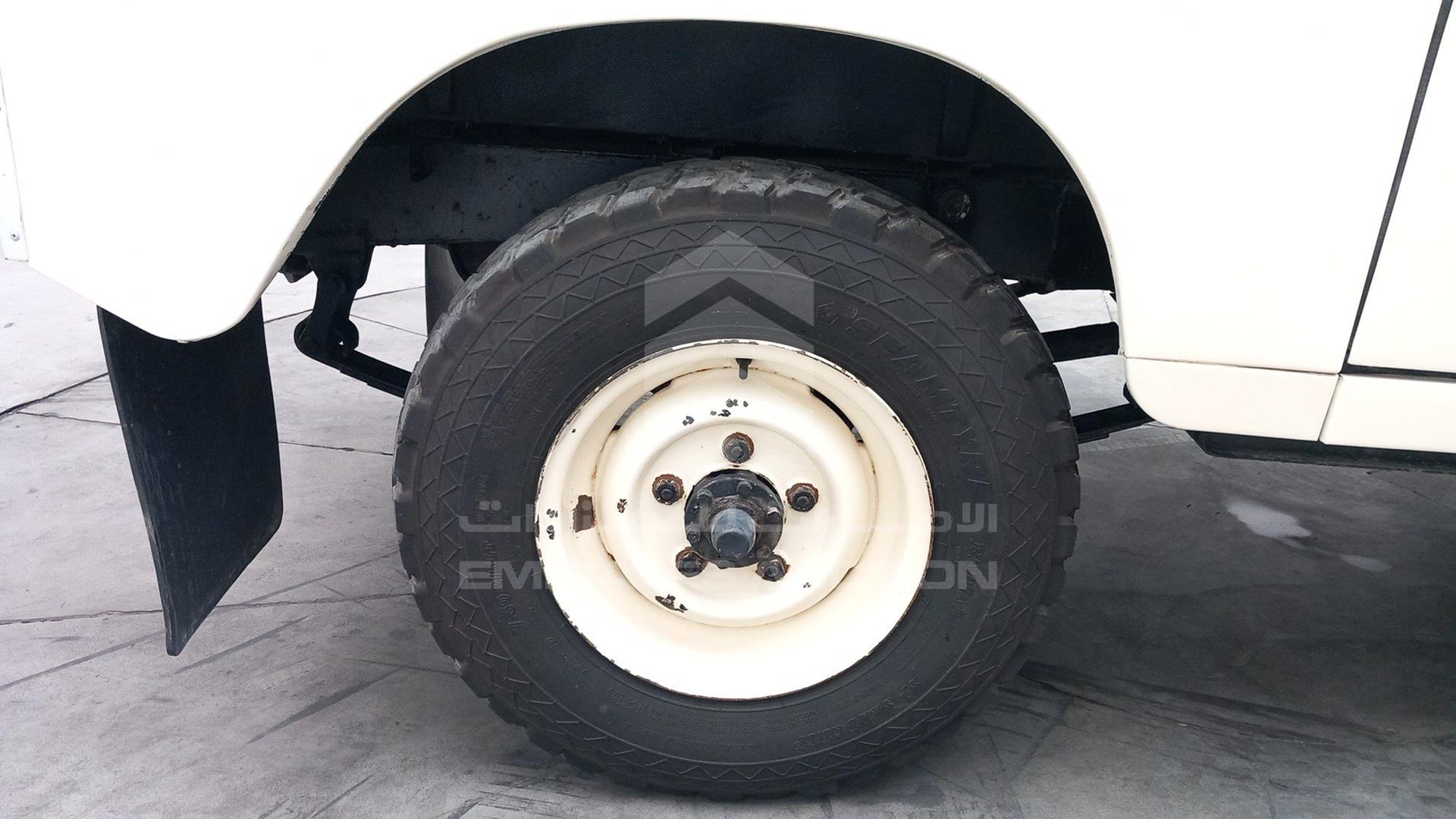 1982 LAND ROVER --- VIN: SALLBABH2AA128907