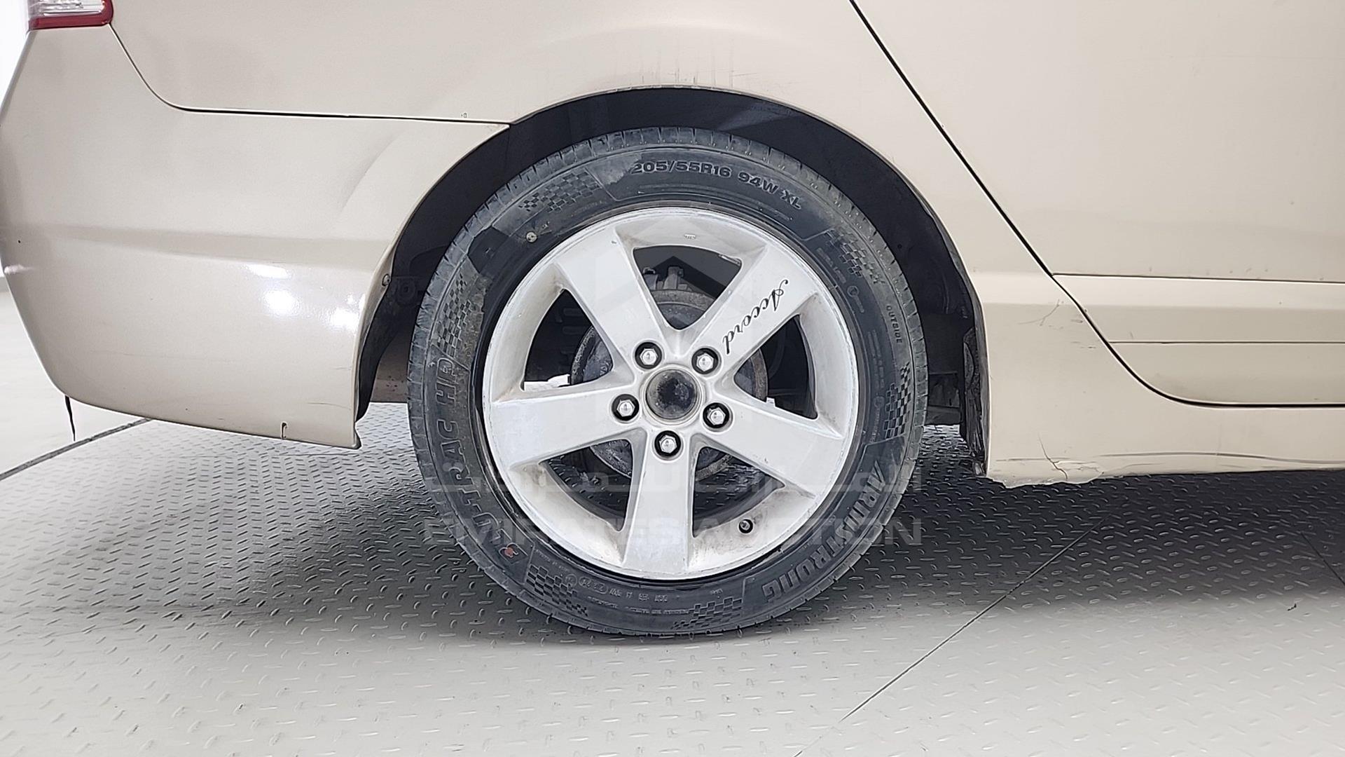 2006 HONDA CIVIC VIN: JHMFD162X6S403685