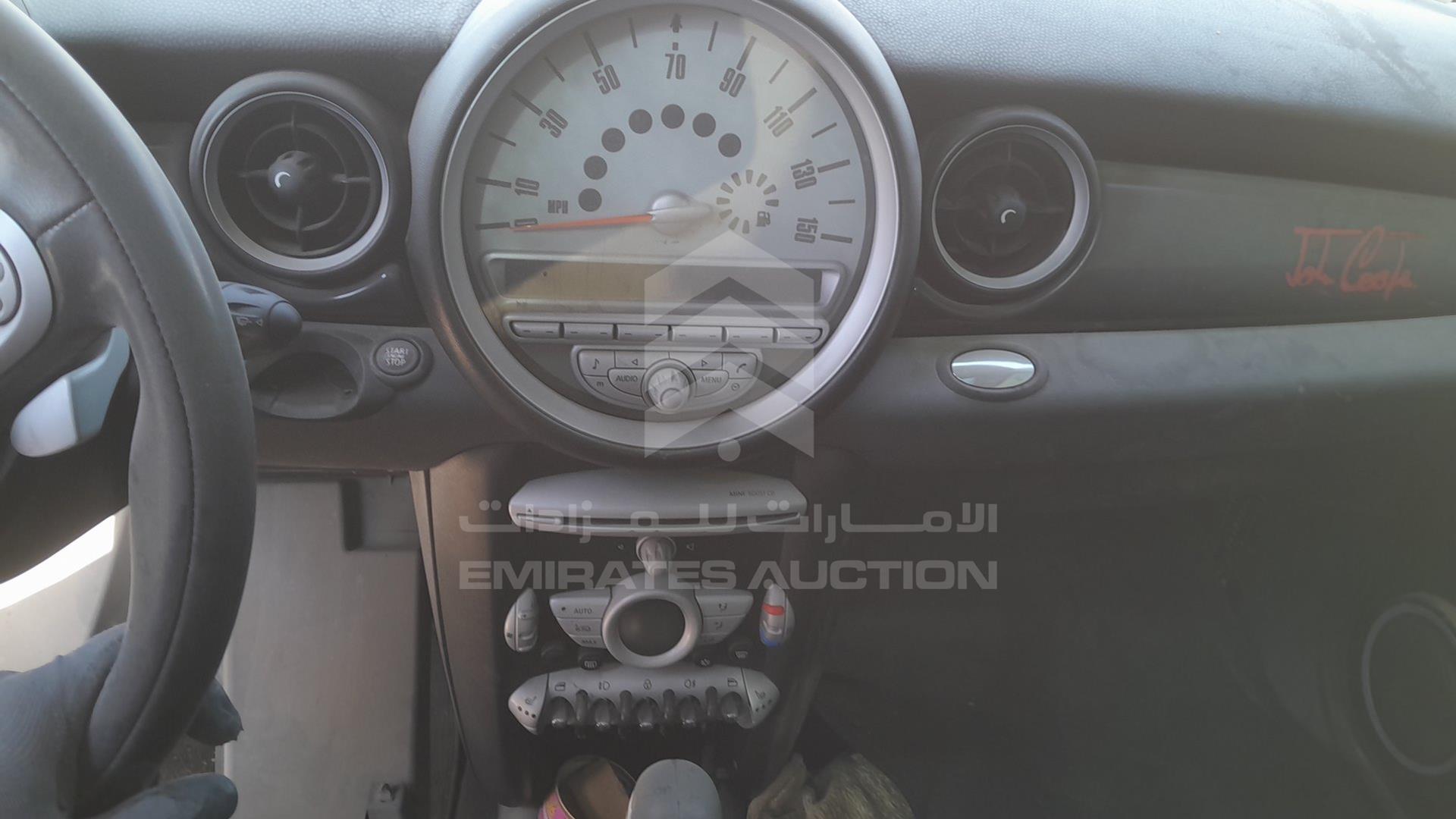 2007 MINI COOPER VIN: WMWMF73577TV31766