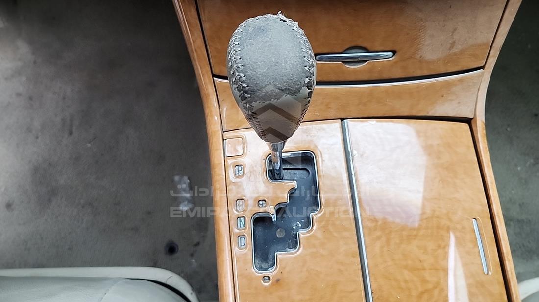 2006 Toyota Avalon — Gear View — Photo 21