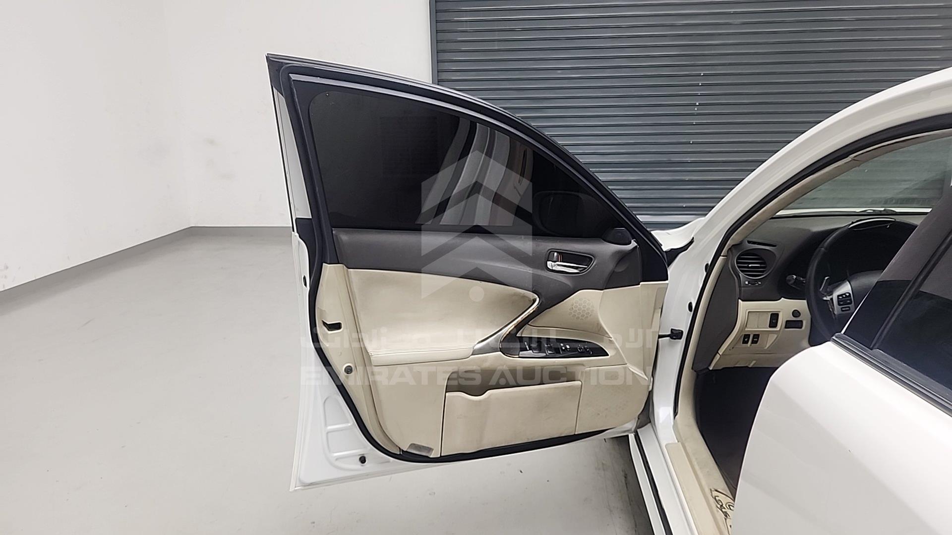 2011 LEXUS IS 250 VIN: JTHCF5C29B2035244