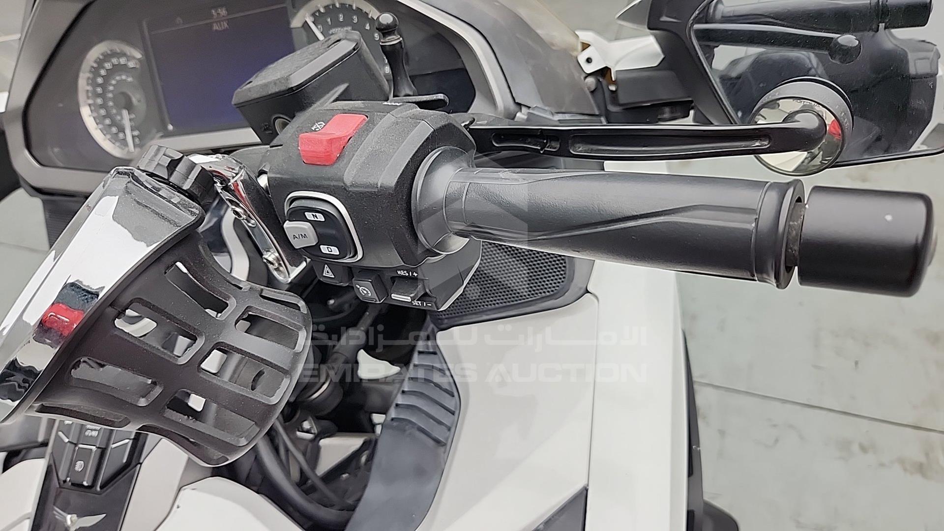 2018 HONDA GL 1800 VIN: JH2SC7959JK003144