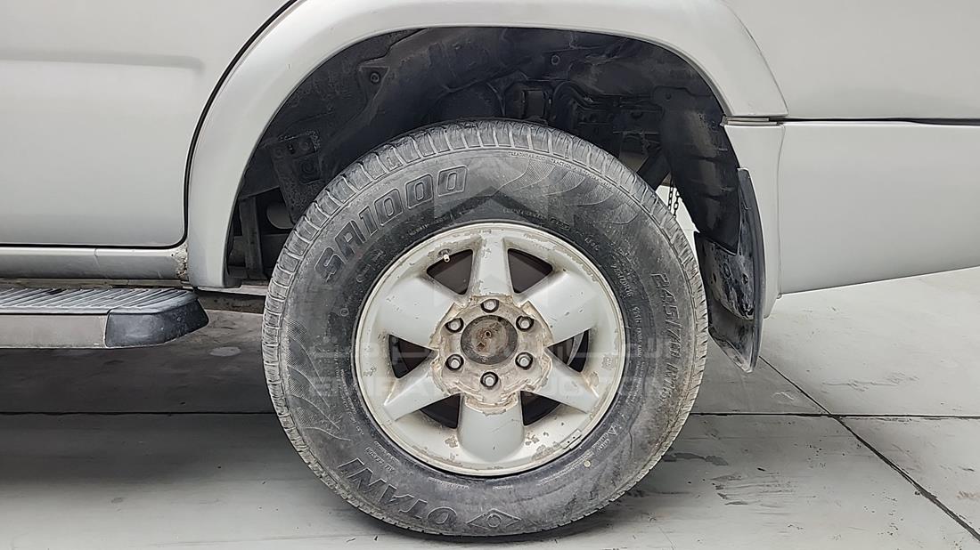 2005 Nissan Pathfinder — Rear Left Tyre — Photo 35