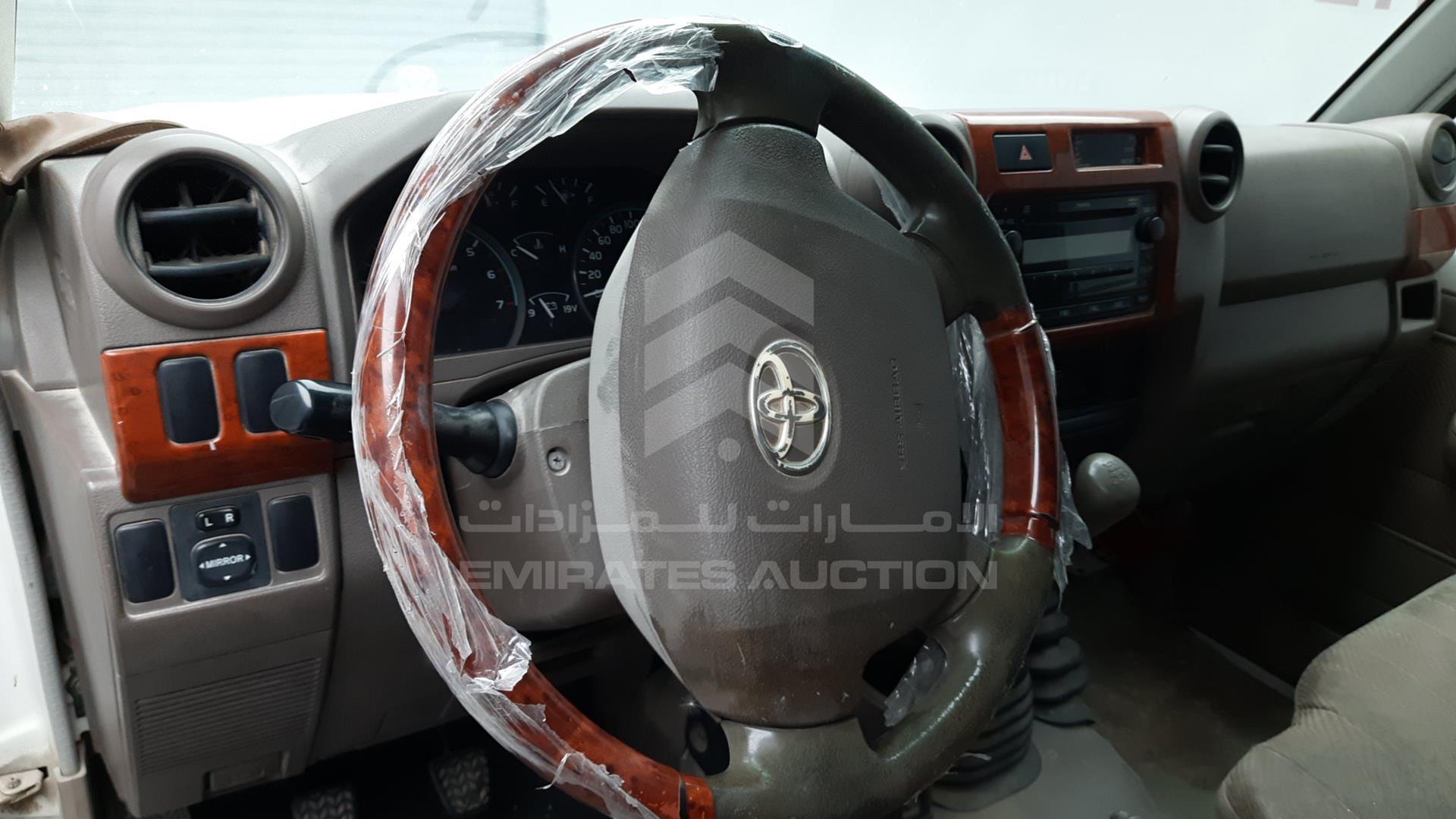 2012 TOYOTA LAND CRUISER VIN: JTFLU73J1C4530111